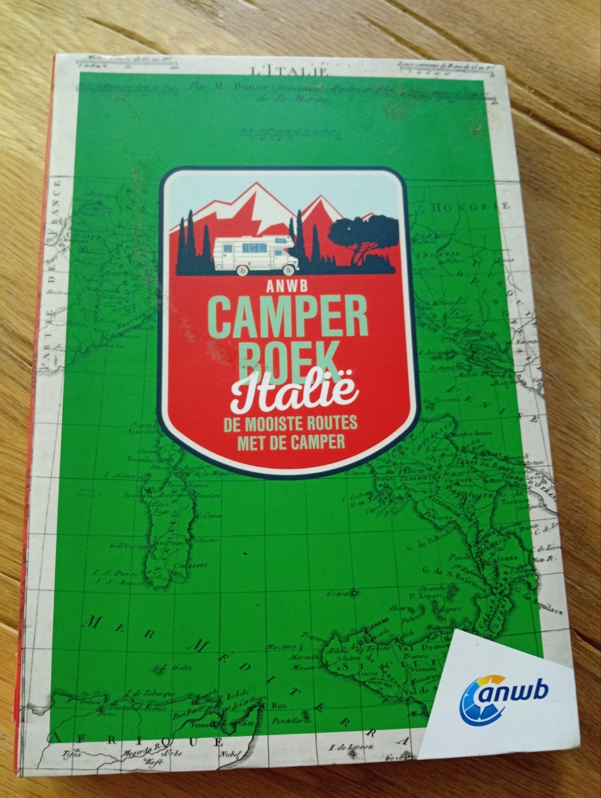 ANWB Camperboek Italië: De mooiste routes met de camper, Boeken, Europa, Ophalen of Verzenden, Zo goed als nieuw, Reisgids of -boek