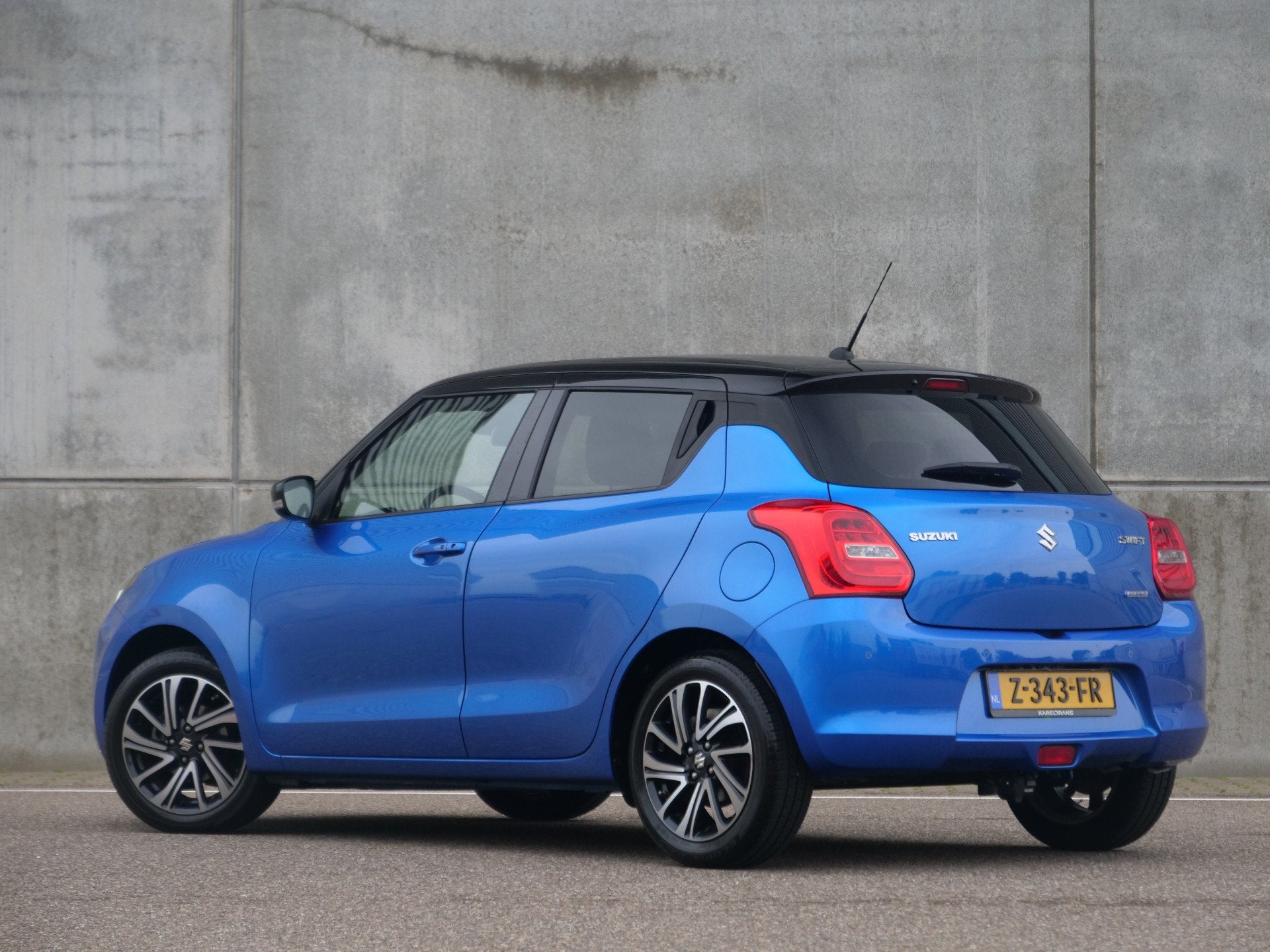 Suzuki Swift 1.2 Style Smart Hybrid | camera | navi | trekha, Dealer onderhouden, Stof, Gebruikt, 4 cilinders
