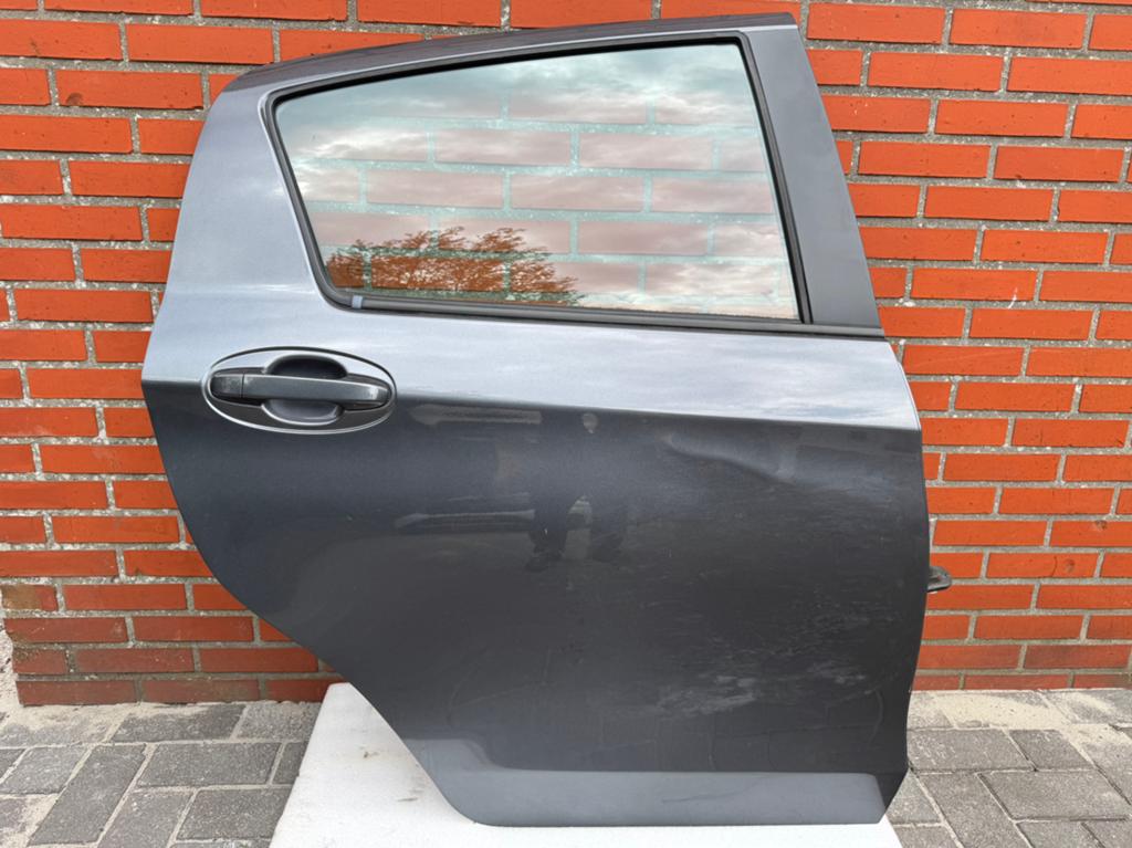 Toyota Yaris (2012-2018) Portier Rechts Achter Compleet 1G3, Auto-onderdelen, Ophalen, Gebruikt, Deur, Achter