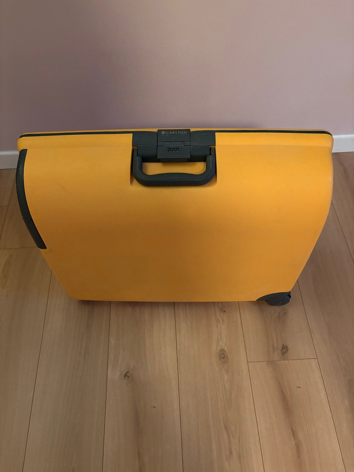 Carlton Koffer Geel - 62x56x22 cm, Sieraden, Tassen en Uiterlijk, Koffers, Gebruikt, Hard kunststof, Slot, 55 cm of meer
