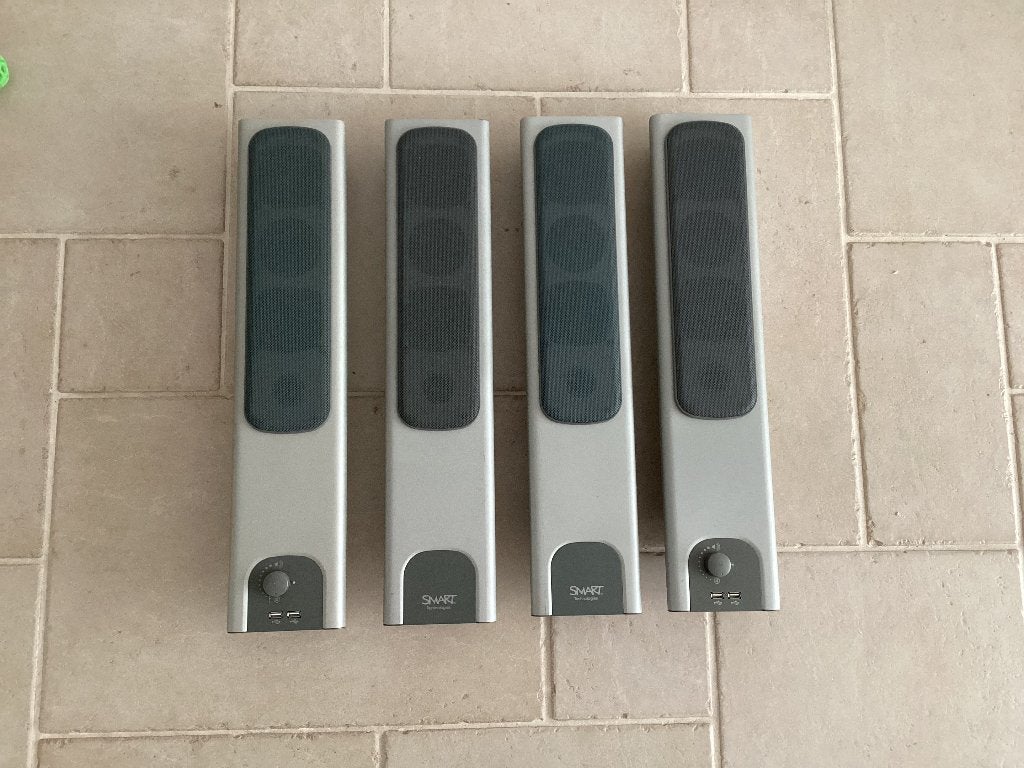 4 speakers, 2 setjes van 2 speakers, Audio, Tv en Foto, Overige merken, 120 tot 150 watt, Speakerset, Zo goed als nieuw
