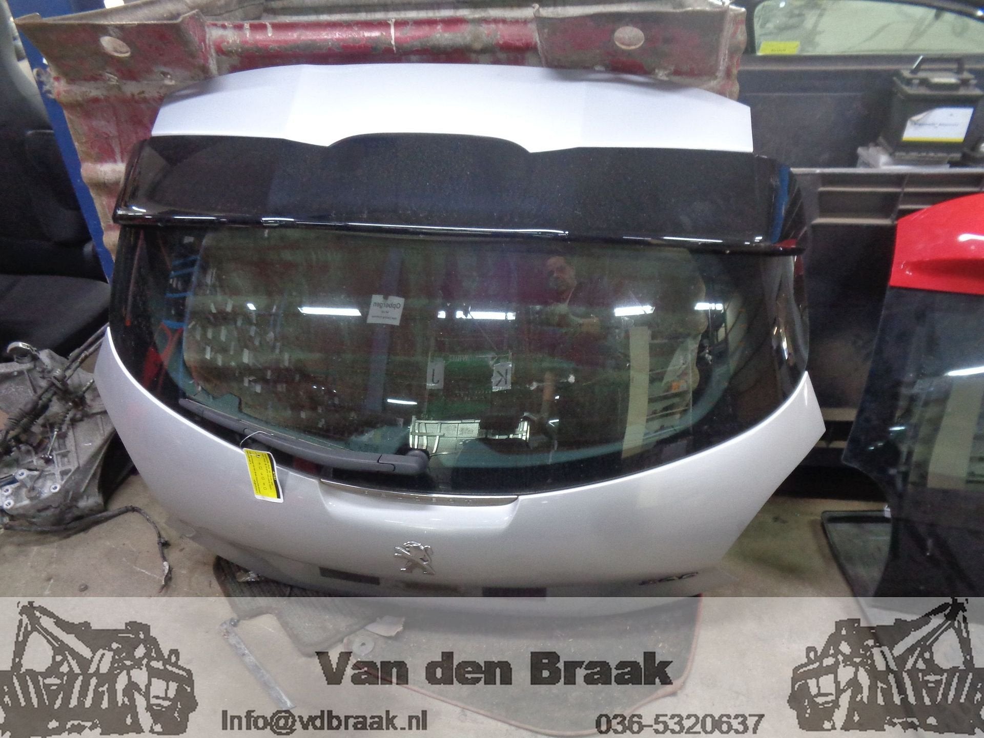 Peugeot 208 2012-2019 Achterklep kompleet met spoiler, Gebruikt, Herkomst onderdeel bekend, -, Ophalen of Verzenden