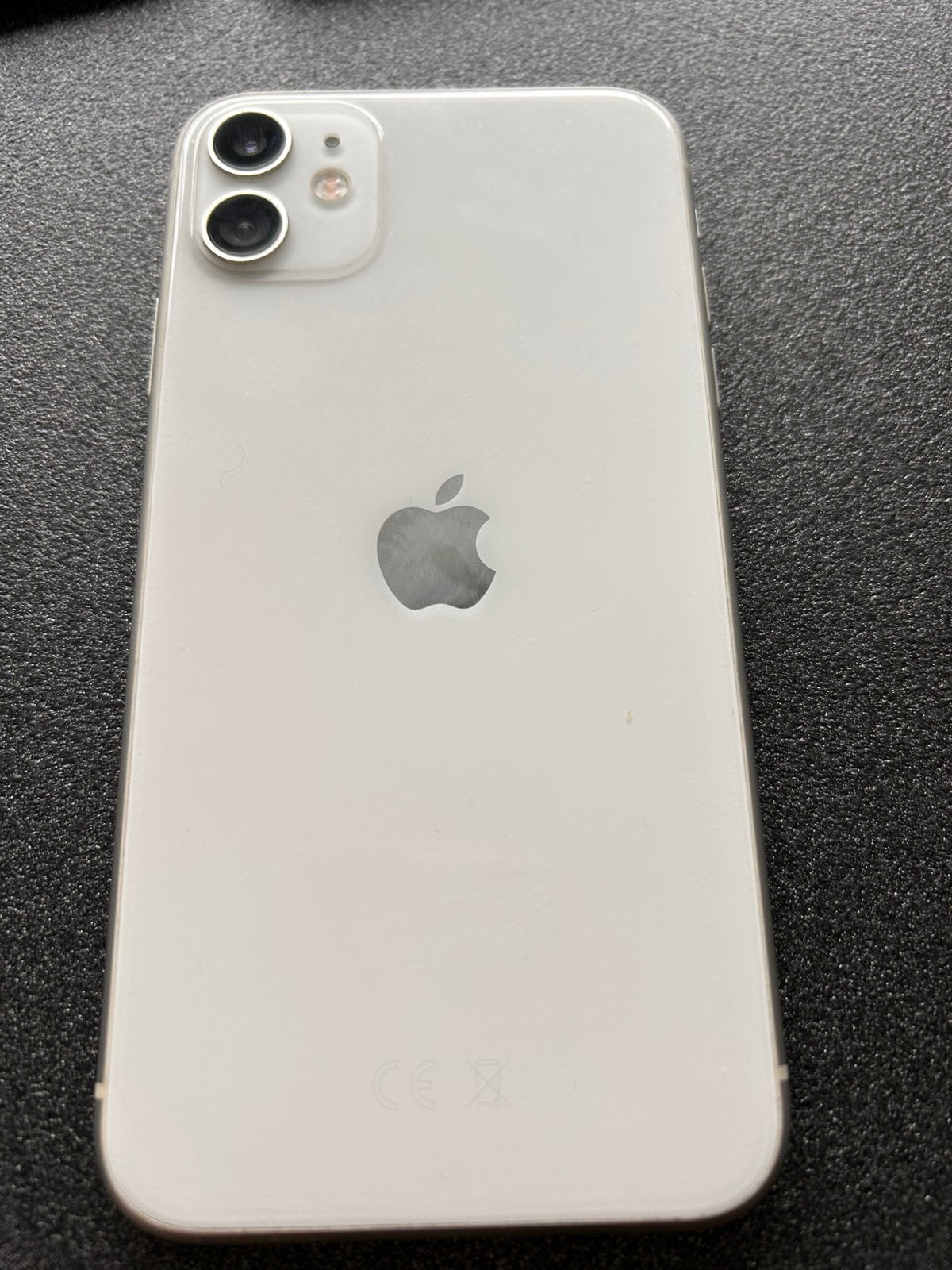 Iphone 11 wit met 3 hoesjes, Ophalen, IPhone 11, Gebruikt, Apple