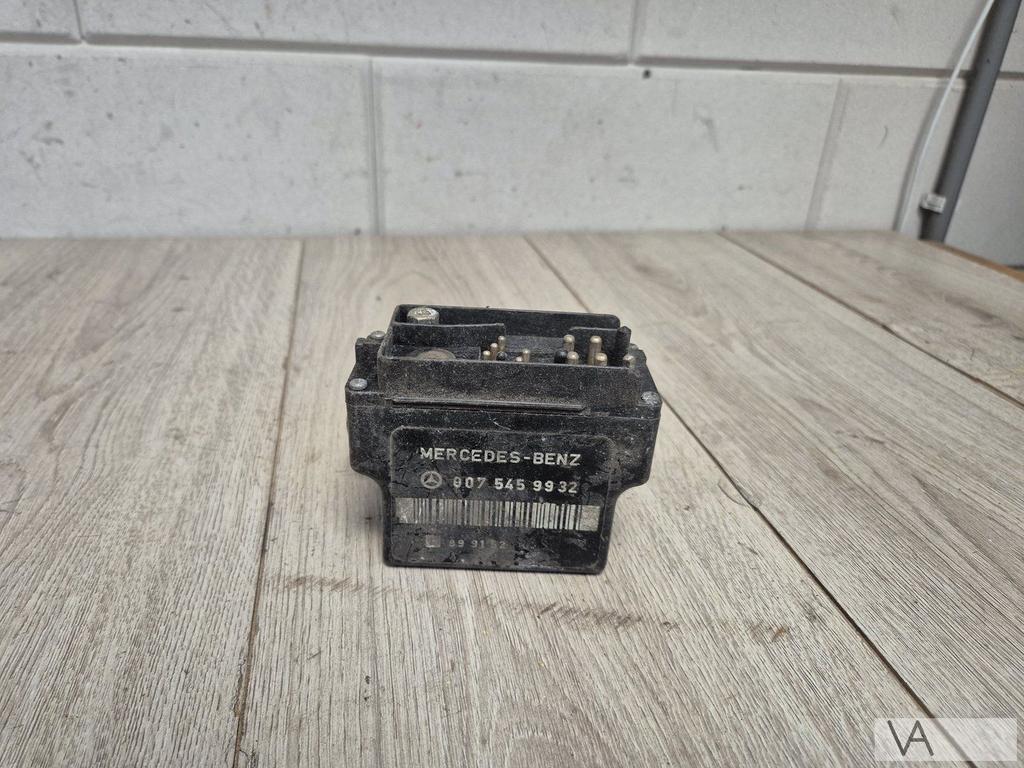Mercedes Gloeirelais W124 250d 1984 - 1993 0075459932 €30, Gebruikt, -, Ophalen of Verzenden, -