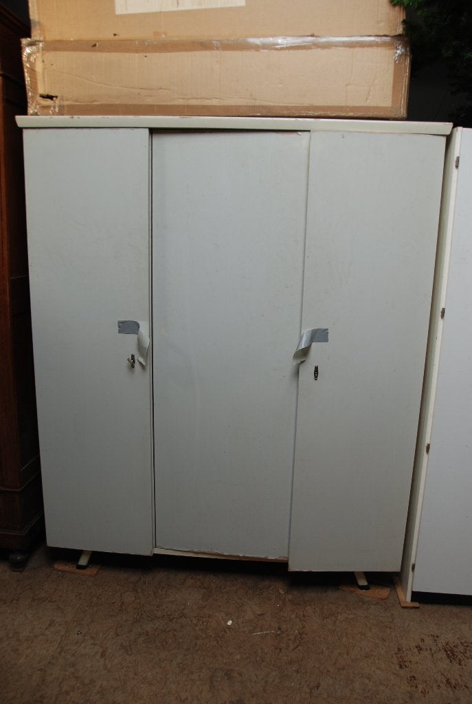 Kast kleding retro 3 deurs kast., Met deur(en), Gebruikt, 100 tot 150 cm, Ophalen of Verzenden