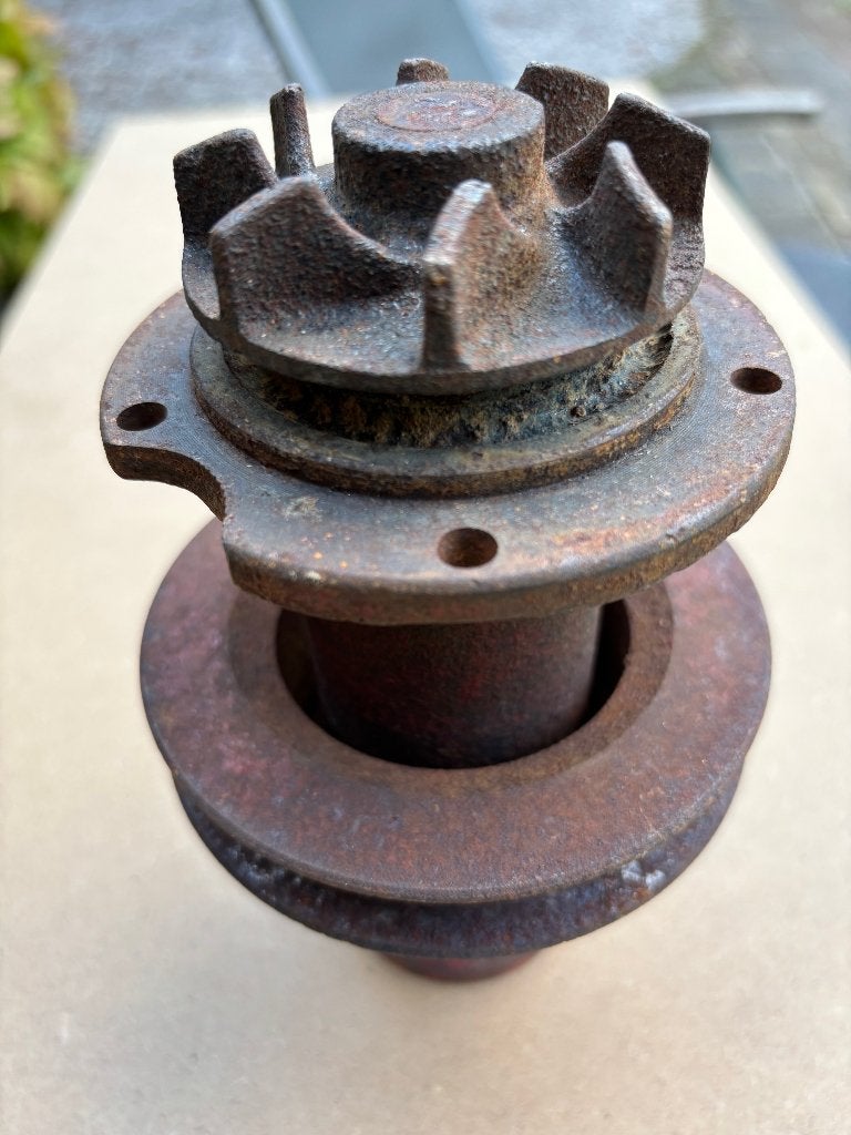 Koelwaterpomp Mercedes dieselmotor voor model 170D / 170S-D, Auto-onderdelen, Ophalen of Verzenden, Gebruikt, Mercedes-Benz