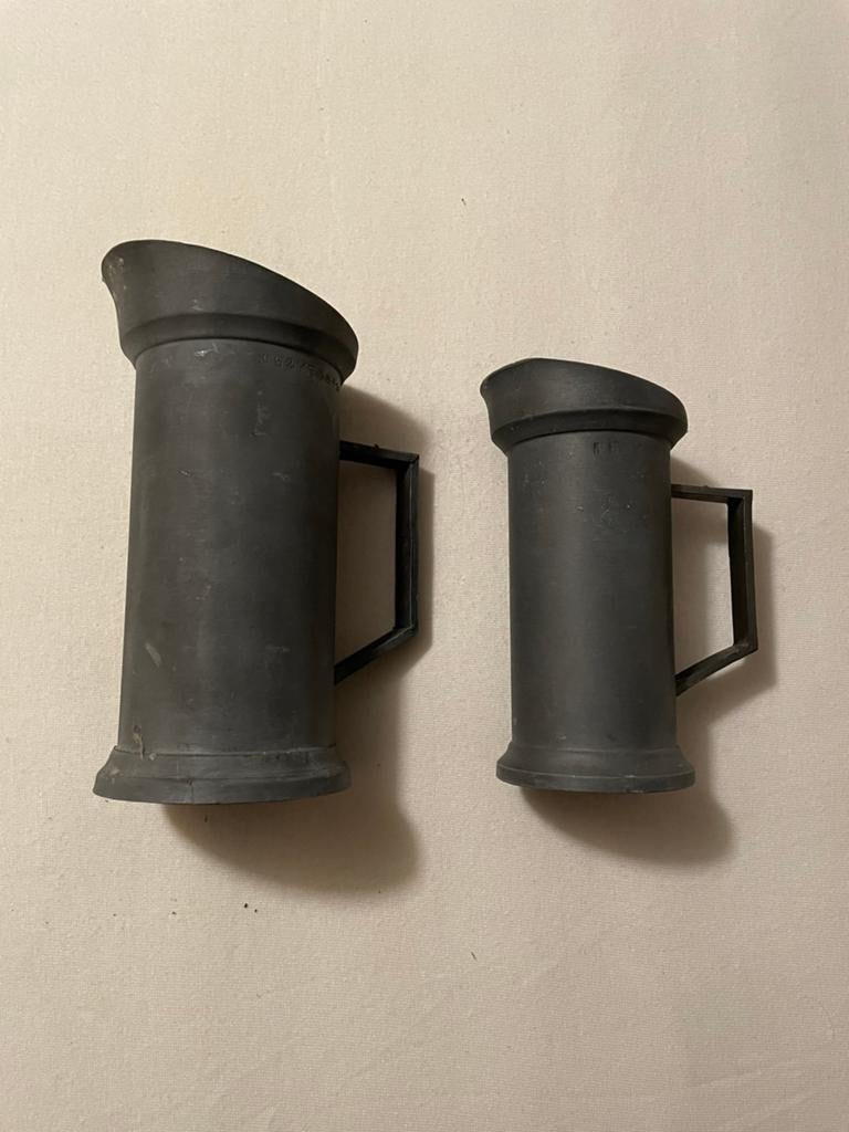 Tk 2 vintage tinnen maatbekers, kannen, met merkteken, Ophalen of Verzenden