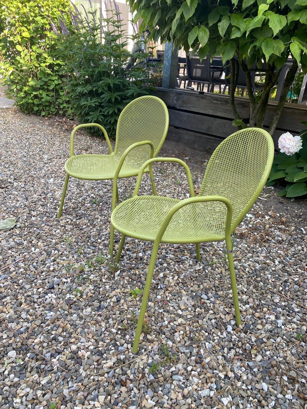 2x Emu Ronda kinderstoelen - groen metaal, stapelbaar, Ophalen of Verzenden, Zo goed als nieuw, Metaal, Stapelbaar