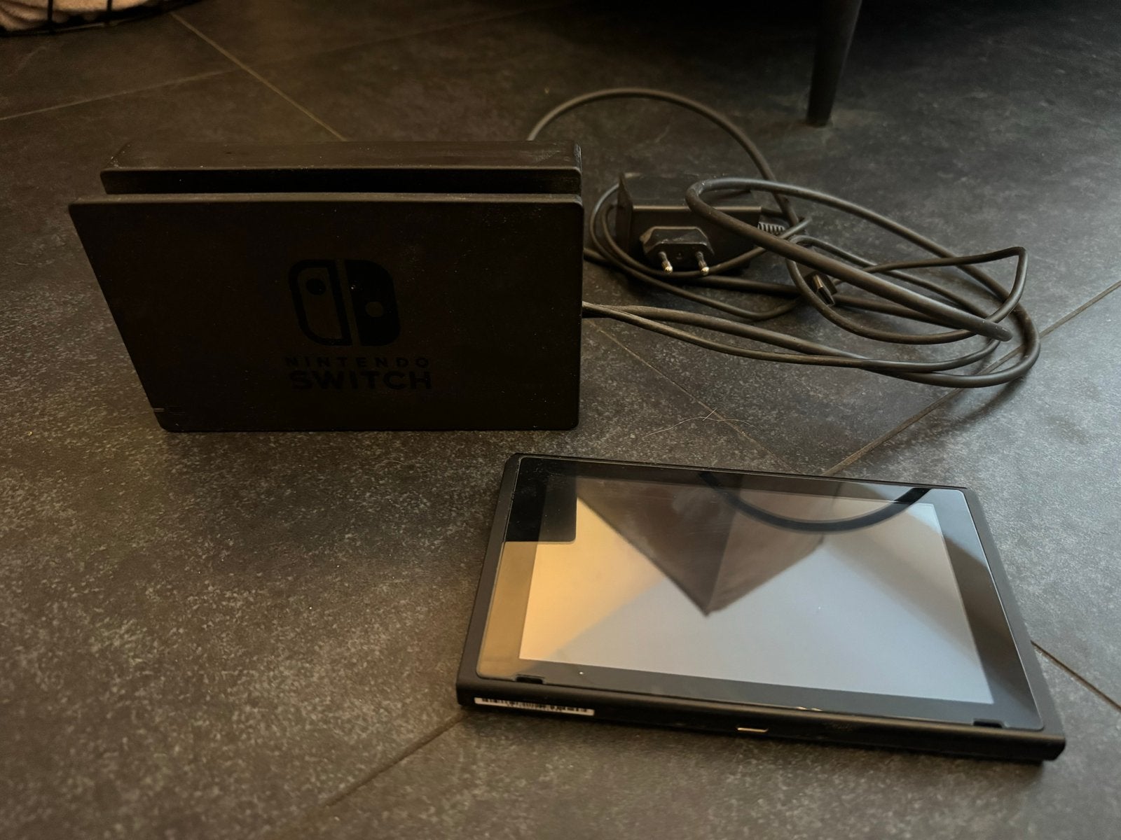 Nintendo Switch met Dock, Controllers en 2 Games, Ophalen, Met 2 controllers, Switch Original, Gebruikt