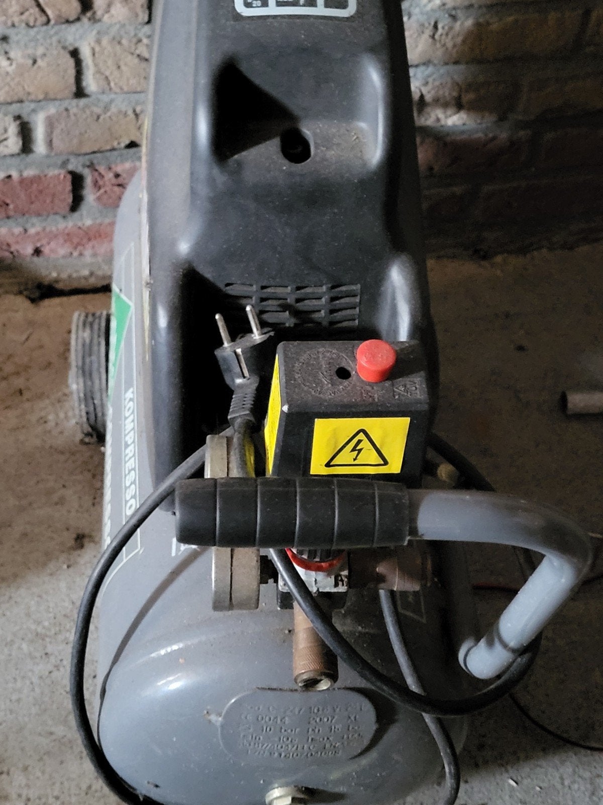 Airpress Compressor HP 1.5 - Voor onderdelen, Ophalen, Gebruikt, 6 tot 10 bar, Minder dan 200 liter/min