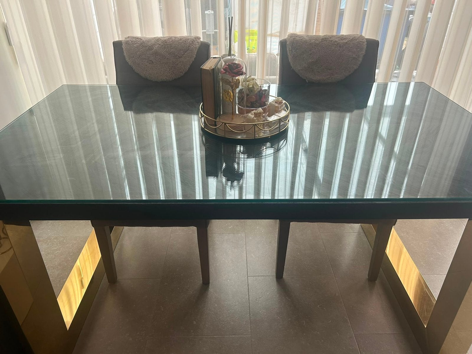 Eet & Salontafel, Ophalen