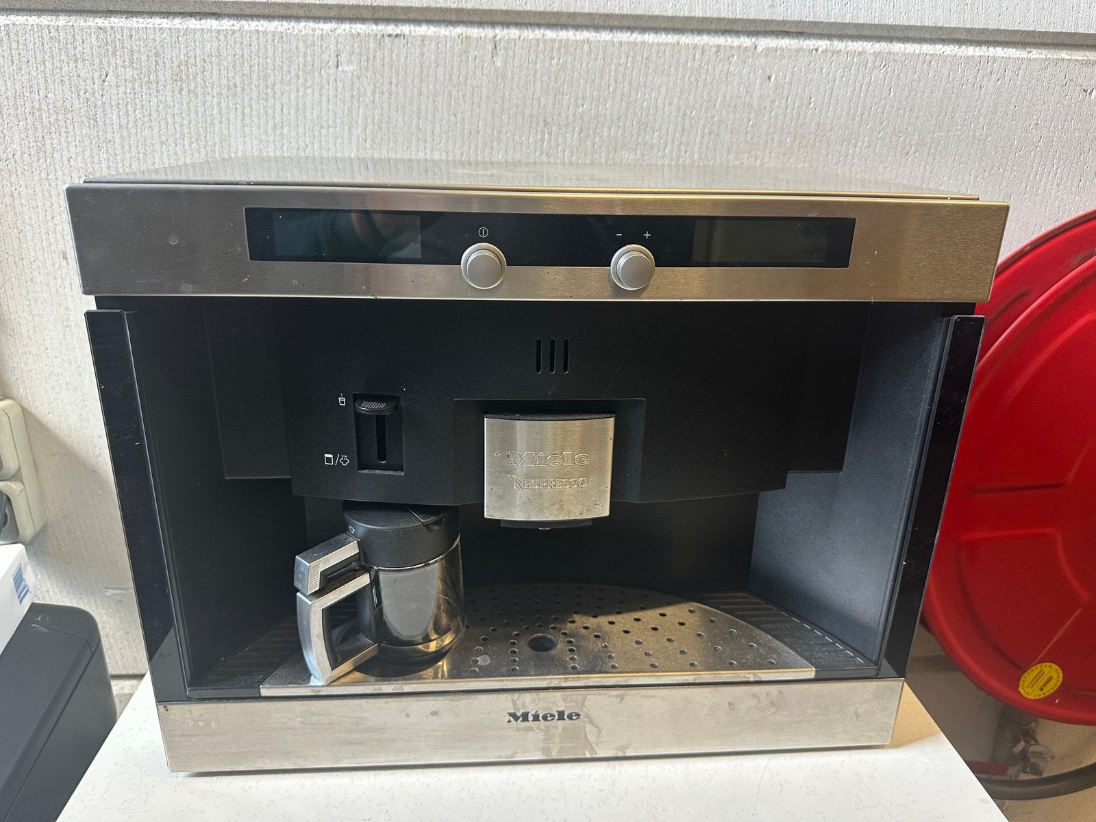 Miele nespresso KOFFIE AUTOMAAT CVA 2650, Ophalen, Gebruikt, Koffiemachine, Afneembaar waterreservoir