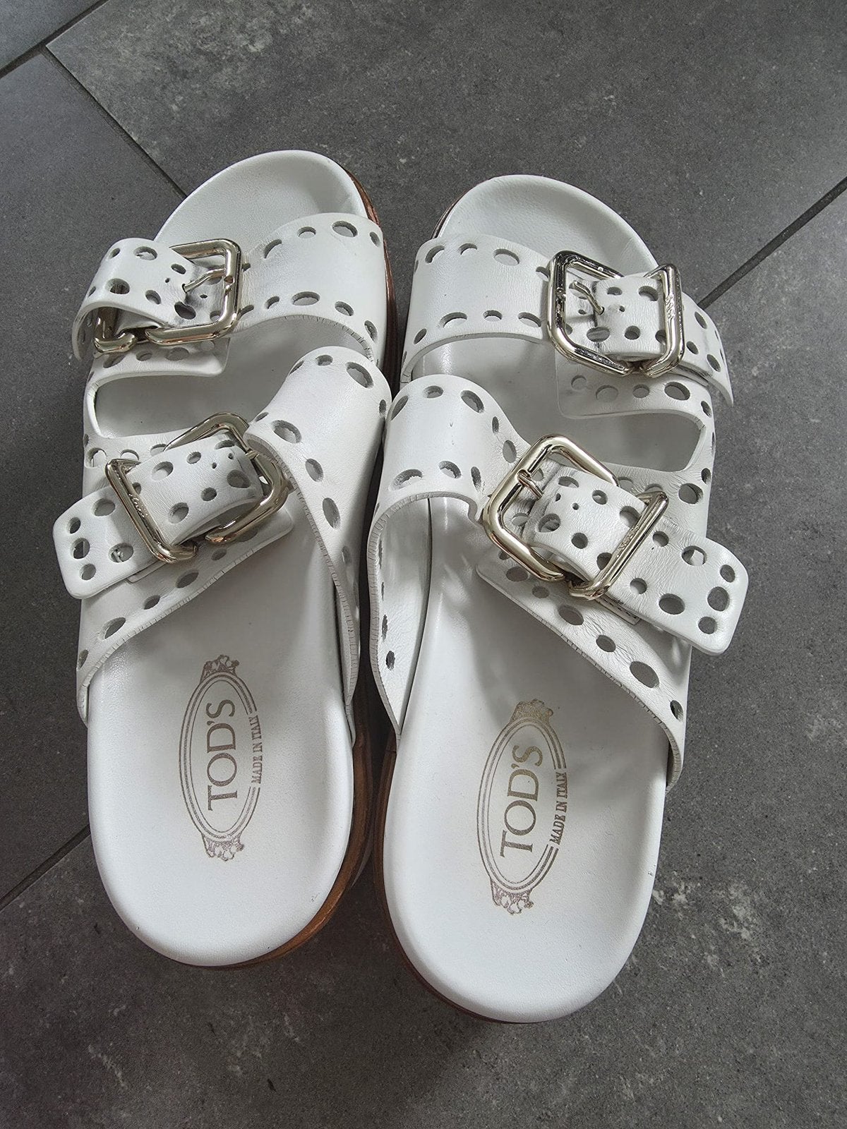 Tods sandalen mt 40, Wit, Gedragen, Sandalen of Muiltjes, Ophalen of Verzenden