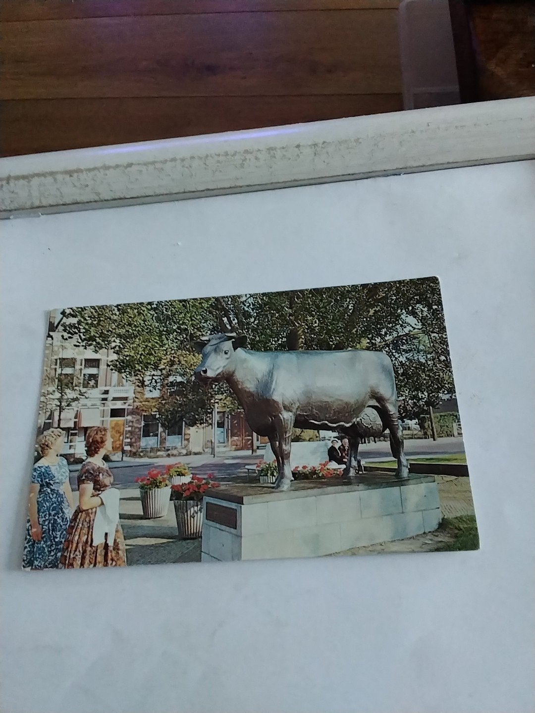 Oude ansichtkaart Leeuwarden: Us Mem standbeeld, Ophalen of Verzenden, 1960 tot 1980, Gelopen, Friesland