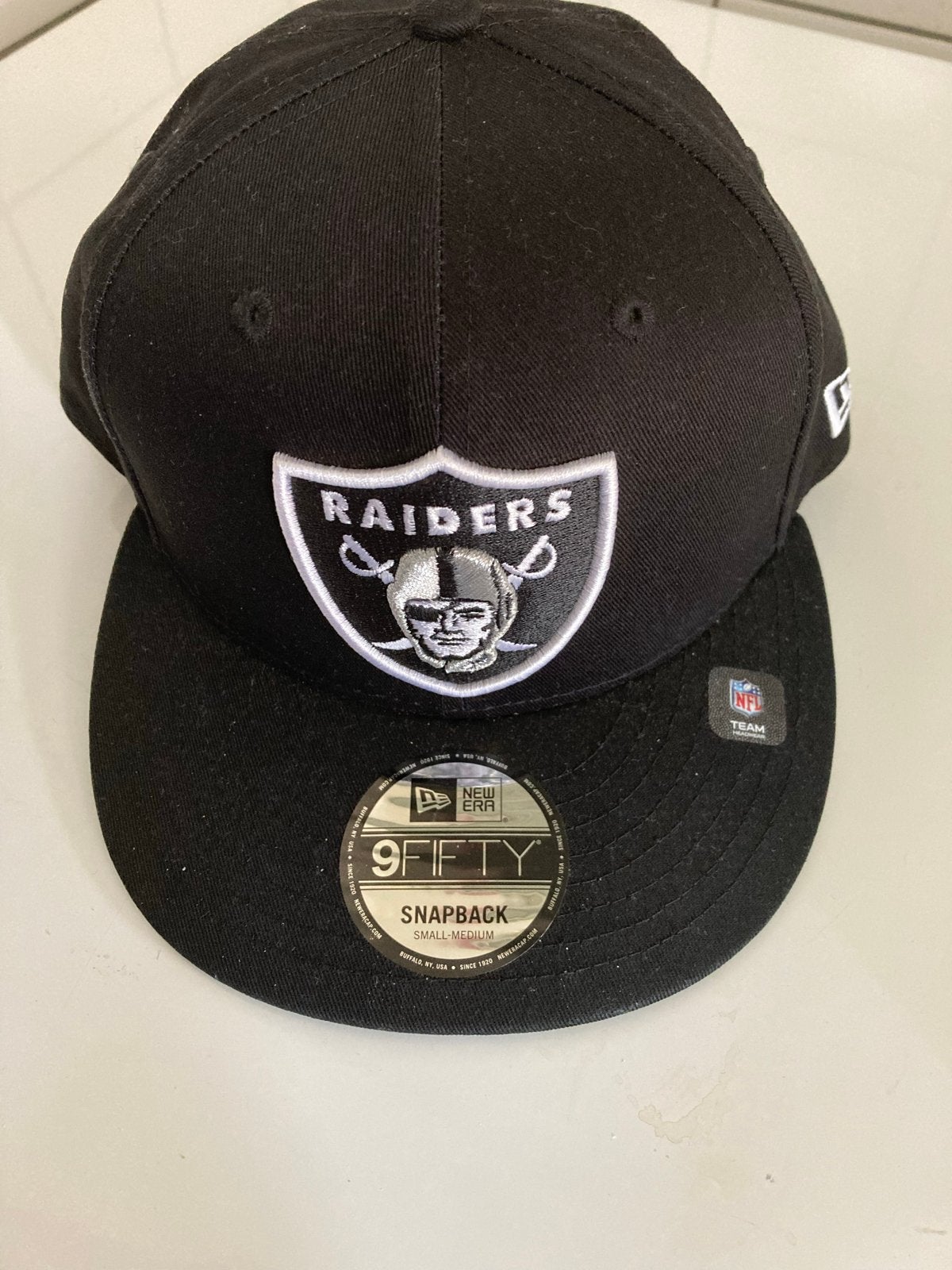 New Era NFL Raiders Snapback Pet Zwart - Maat S/M, Verzenden, Nieuw, Pet