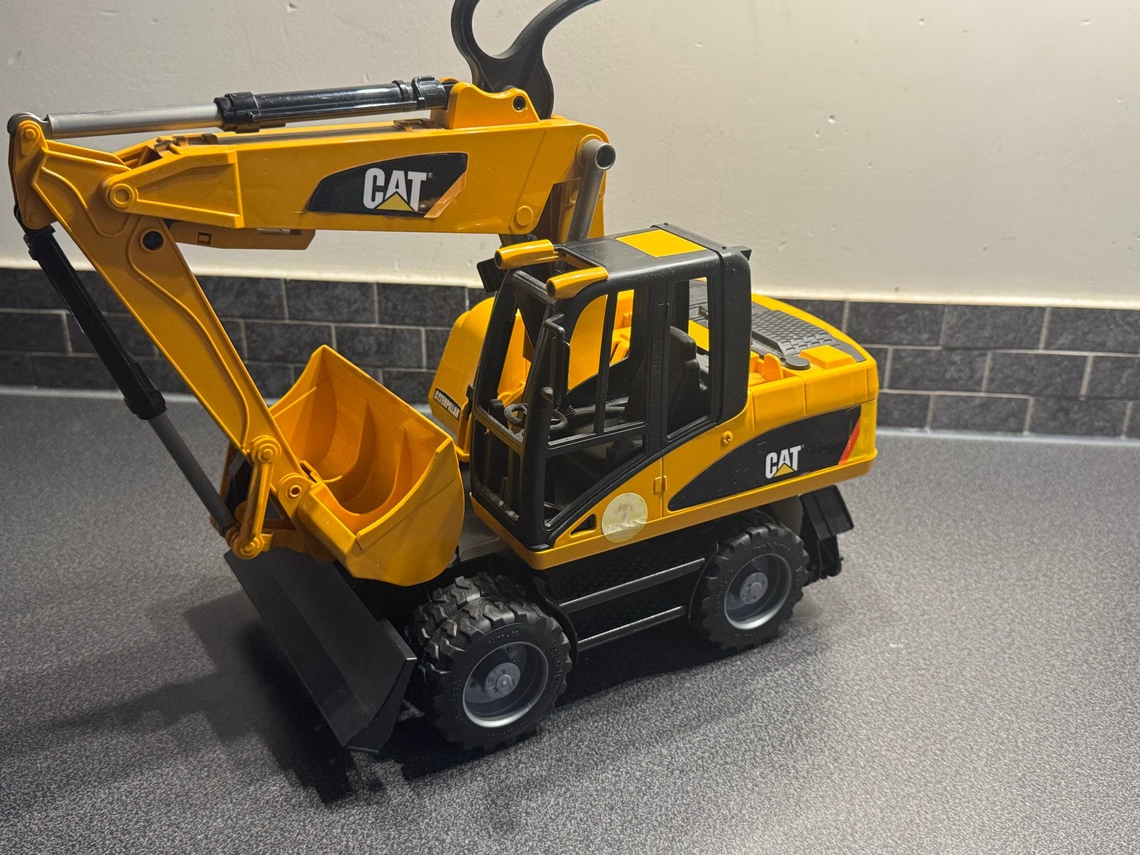CAT Graafmachine en 3 kleine graafmachines-Zo goed als nieuw, Ophalen of Verzenden, Zo goed als nieuw, Overige merken