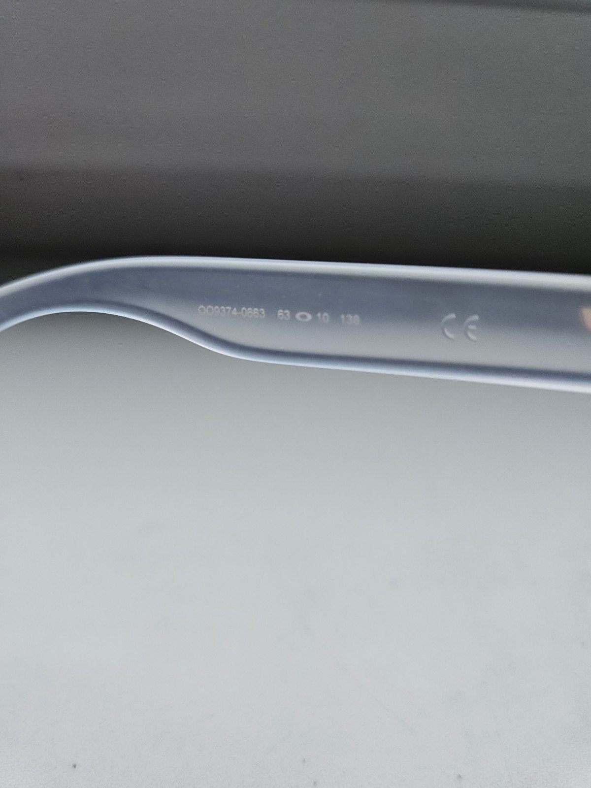Foto 3 van Nieuwe Oakley Frogskin Lite OO 9374 Zonnebril met Prizm Lens