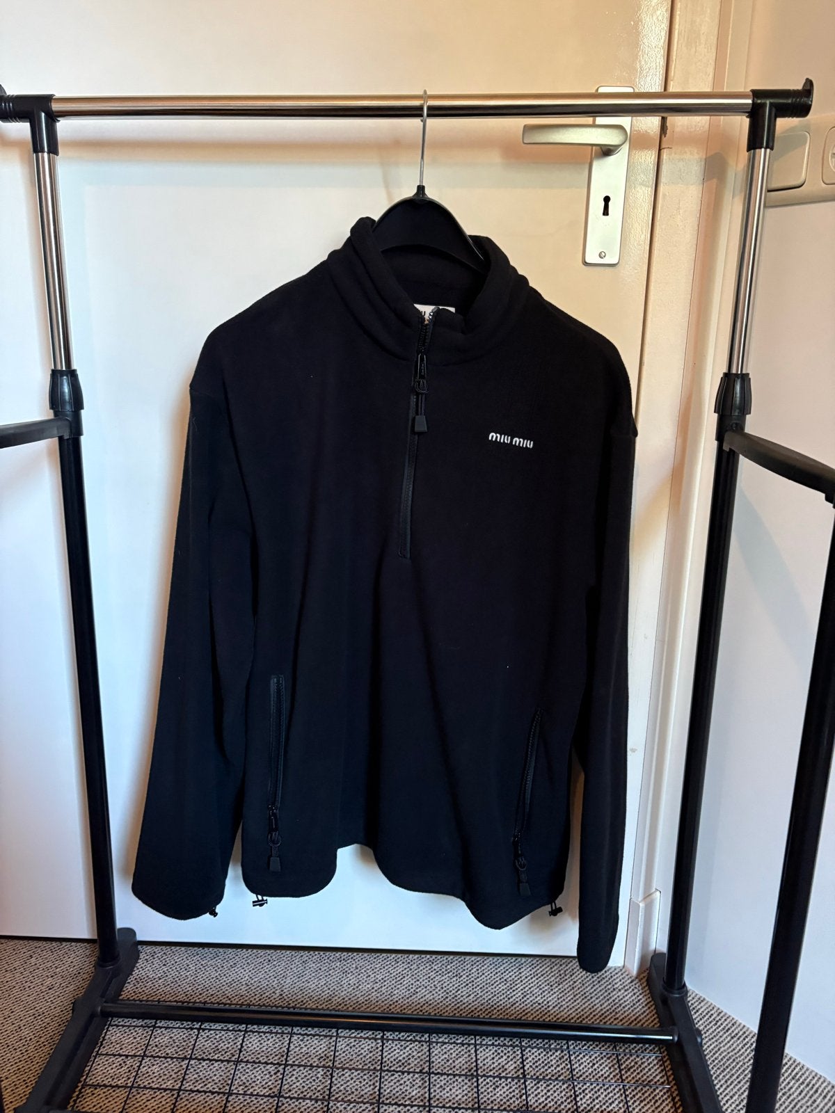 Miu Miu Zwarte Fleece Trui met Halve Rits - Maat M, Ophalen of Verzenden, Zo goed als nieuw, Maat 48/50 (M), Zwart