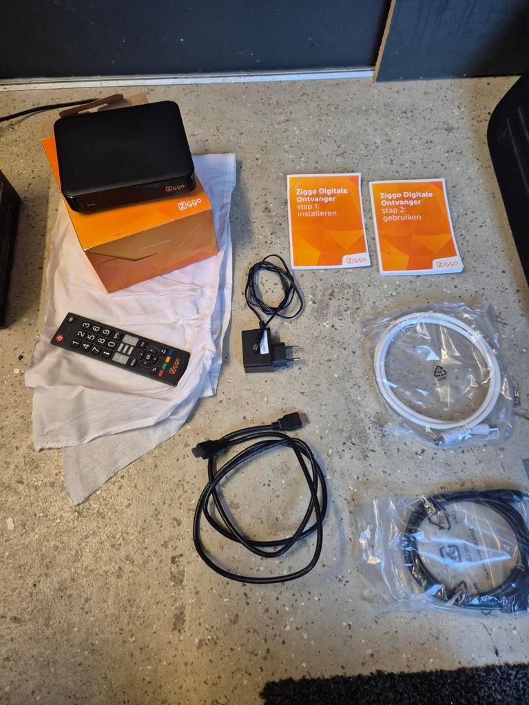 Ziggo Digitale Ontvanger HUMAX met afstandsbediening, Ophalen of Verzenden, Zo goed als nieuw, Decoder