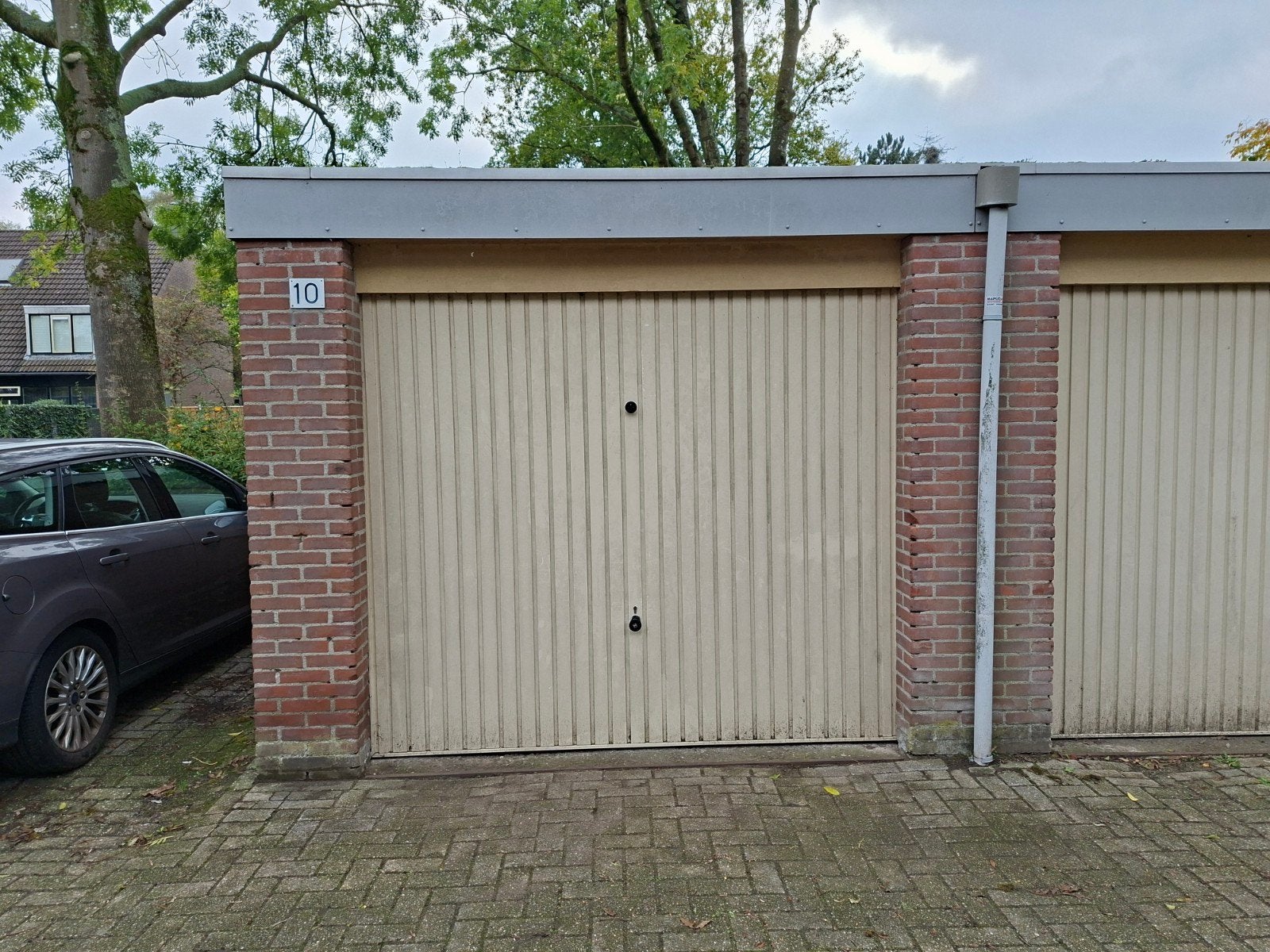 TE HUUR GARAGEBOX BARENDRECHT., Auto diversen
