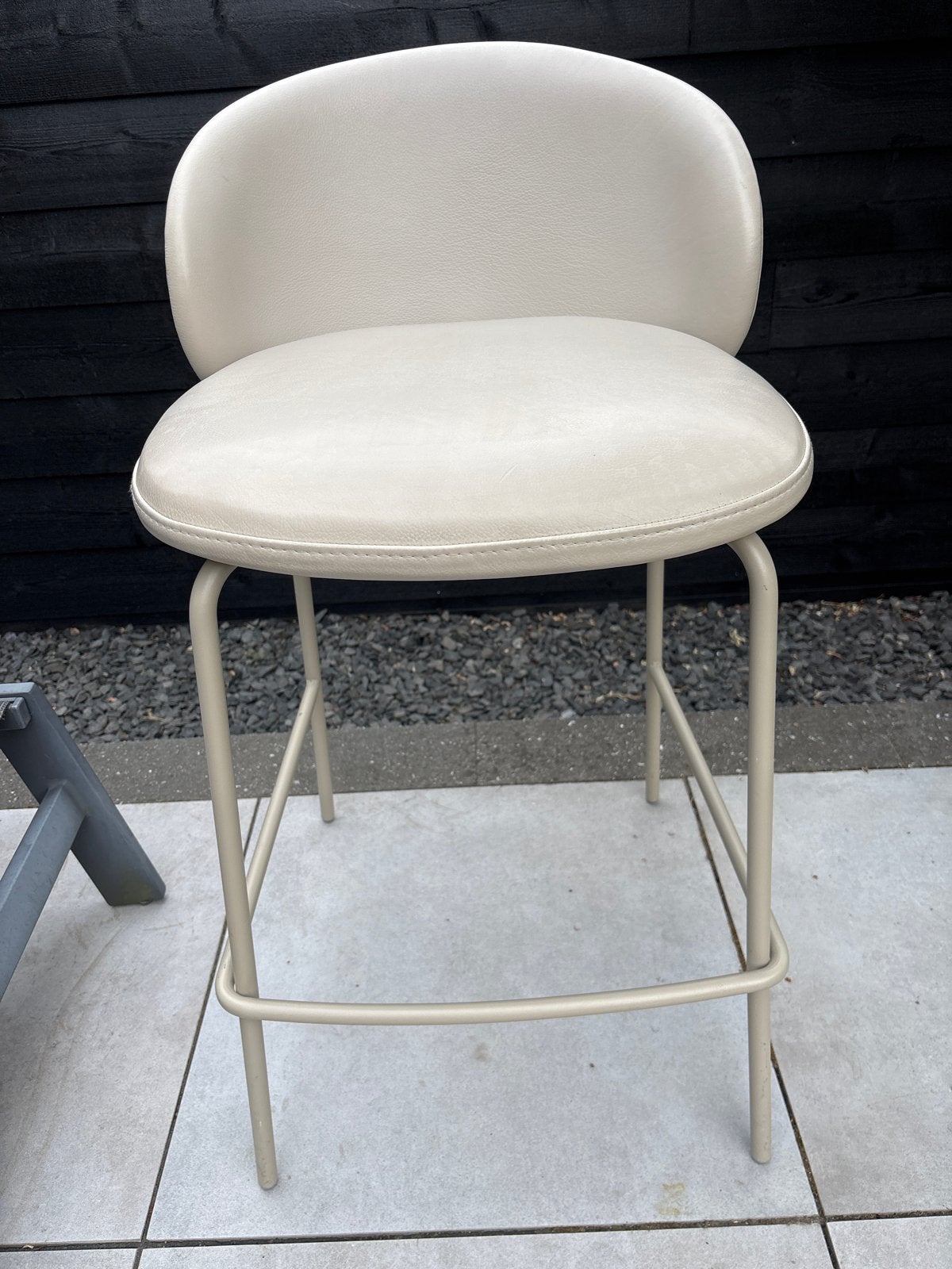 BoConcept barkruk, crème kleurig, in heel goede staat, Ophalen, Met voetsteun, Leer, Zo goed als nieuw