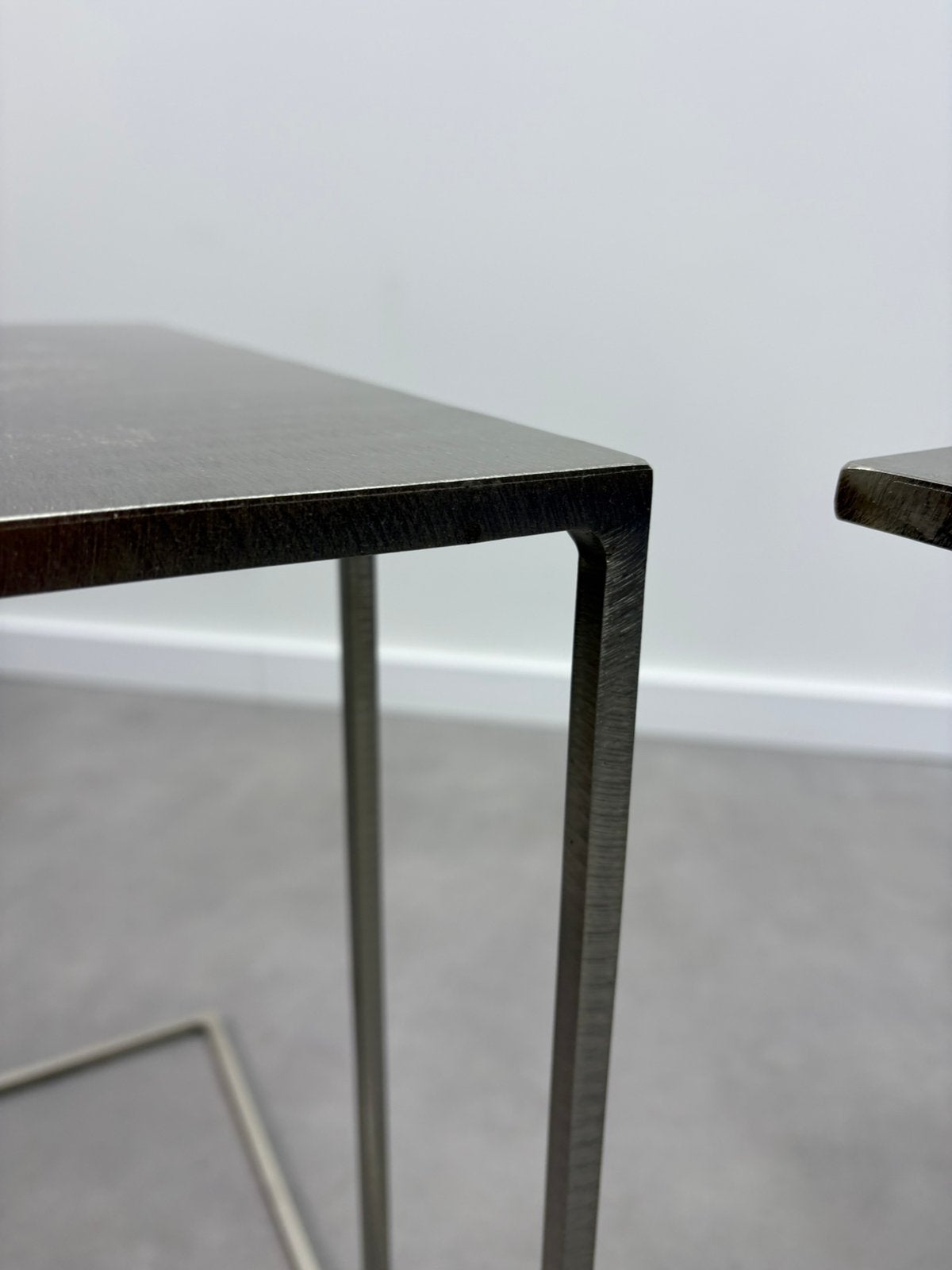 Foto 9 van 2x Originele Minotti Leger bijzettafels Rodolfo Dordoni 90’