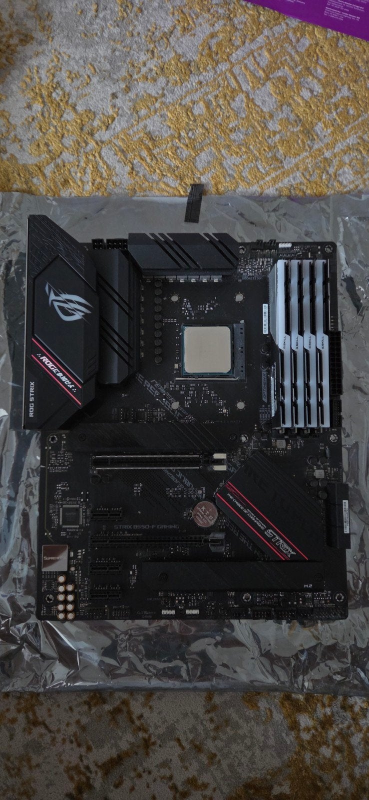 ASUS Strix B550-F Gaming met Ryzen 5 5600X en 32GB RAM, Computers en Software, Moederborden, DDR4, AM4, Ophalen of Verzenden, Zo goed als nieuw
