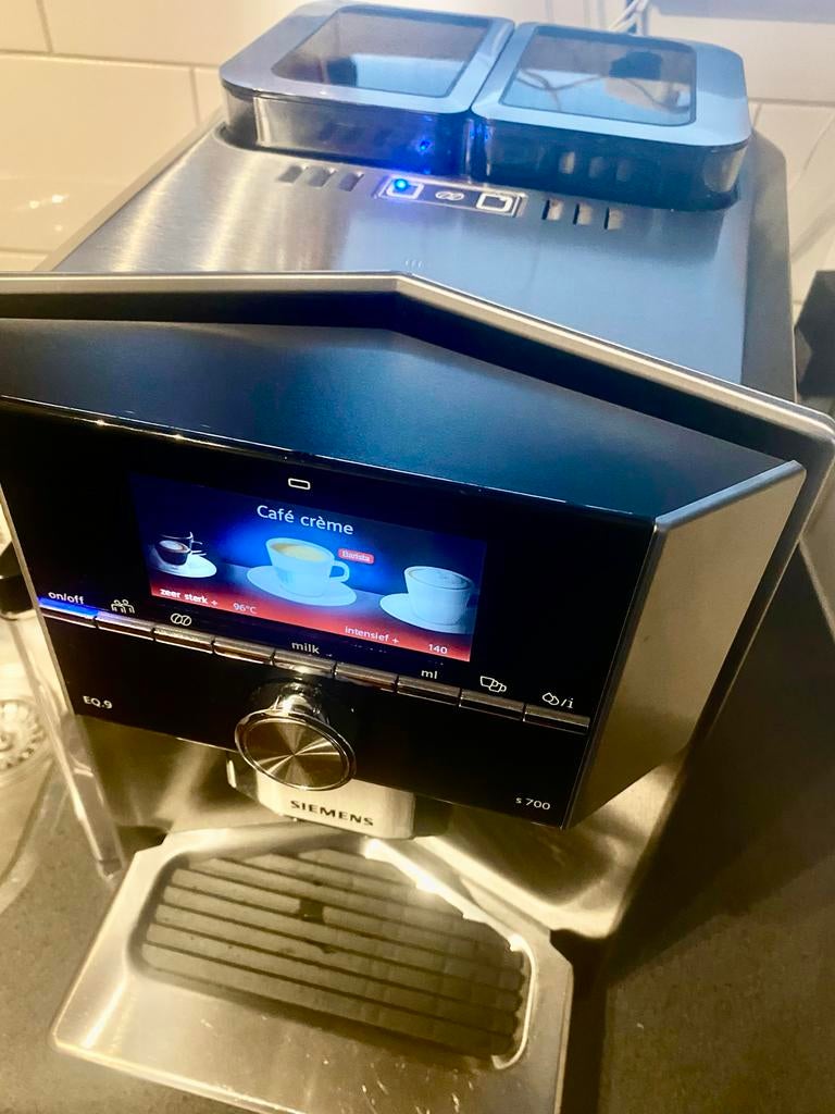 Siemens EQ.9 S700 volautomatische koffiemachine, Witgoed en Apparatuur, Koffiezetapparaten, Ophalen, Afneembaar waterreservoir