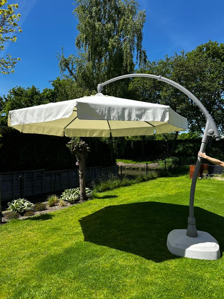 Shadowline parasol dia 3 meter, Ophalen, Zo goed als nieuw, 3 tot 4 meter, Zweefparasol