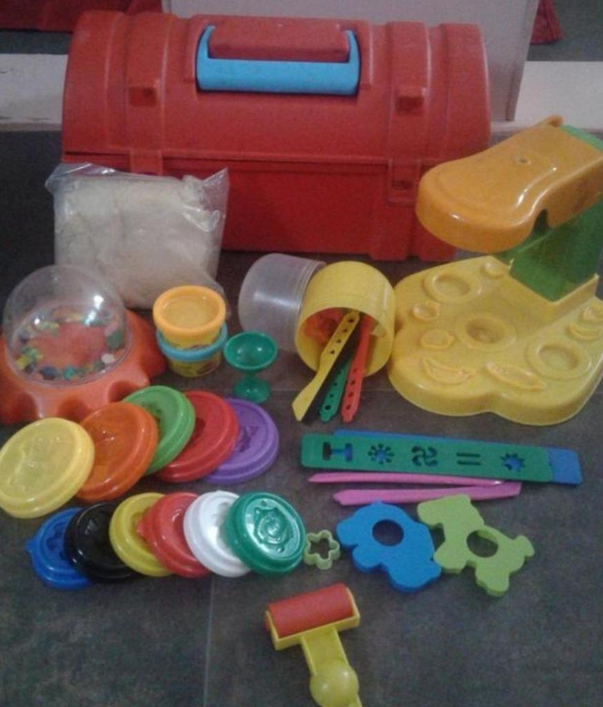 Uitgebreid kleiset spatels vormpjes klei in koffer, Ophalen of Verzenden, Jongen of Meisje