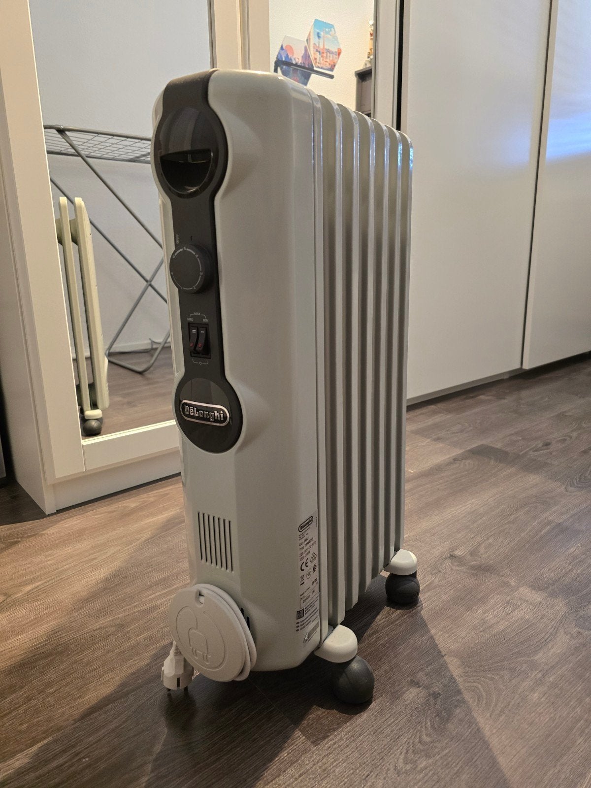 DeLonghi Oliegevulde Radiator - 3 jaar oud, weinig gebruikt, Radiator, Minder dan 60 cm, Ophalen of Verzenden, Zo goed als nieuw