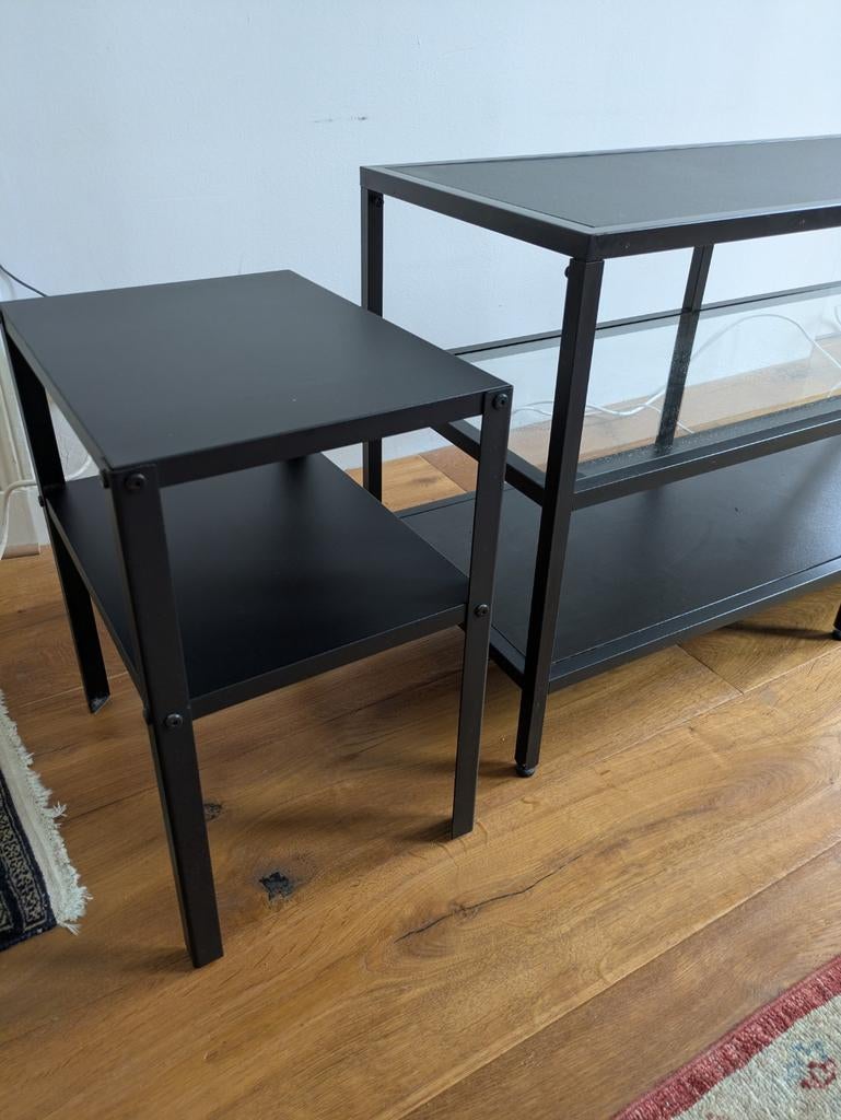 IKEA Knarrevik nachtkastje/bijzettafel (nog één beschikbaar), Huis en Inrichting, Minder dan 55 cm, Metaal of Aluminium, Zo goed als nieuw