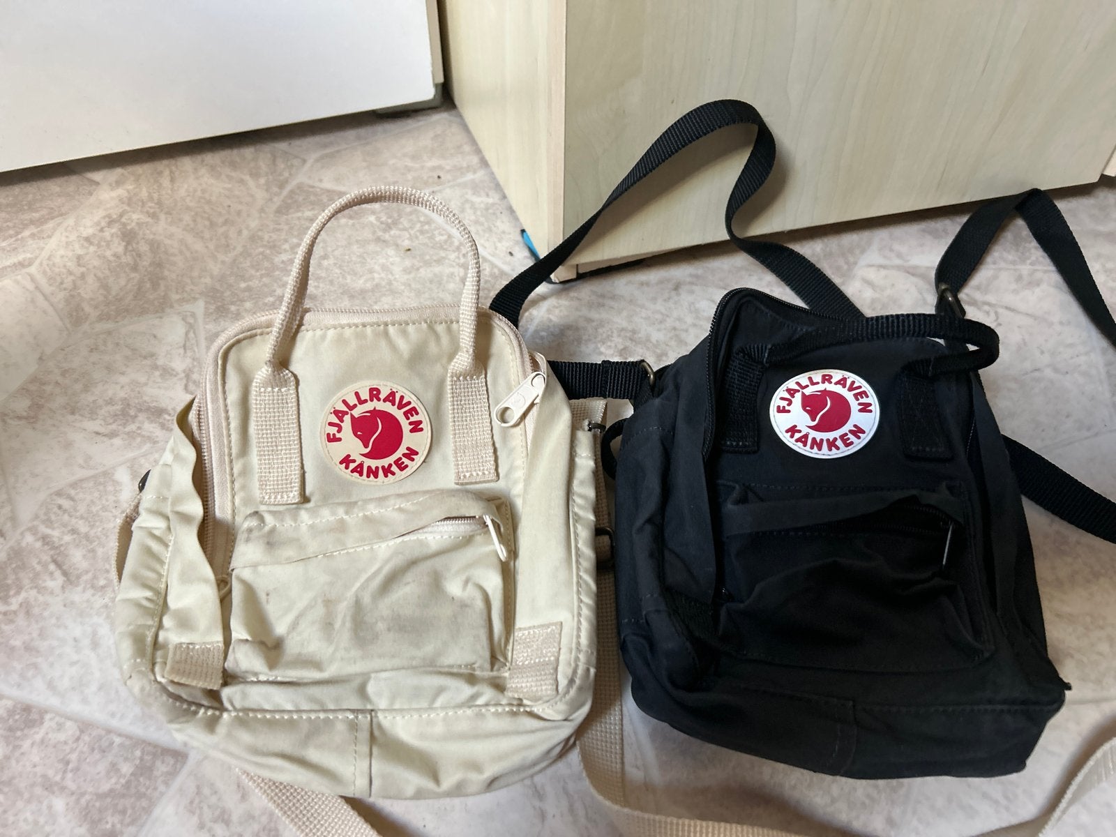 Fjällräven Kanken Mini Schoudertassen (2 stuks), Gebruikt, Minder dan 30 cm, Minder dan 25 cm, Ophalen