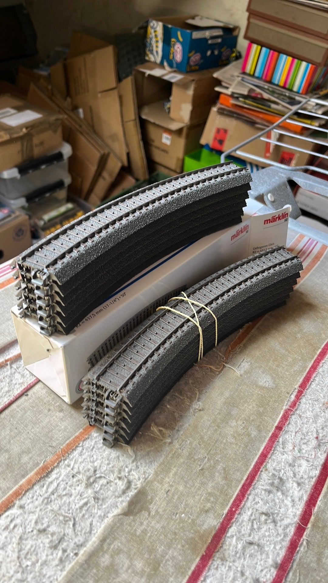 Te koop 12 grote gebogen rails van marklin C 24230, Wisselstroom, Rails, Ophalen of Verzenden, Zo goed als nieuw