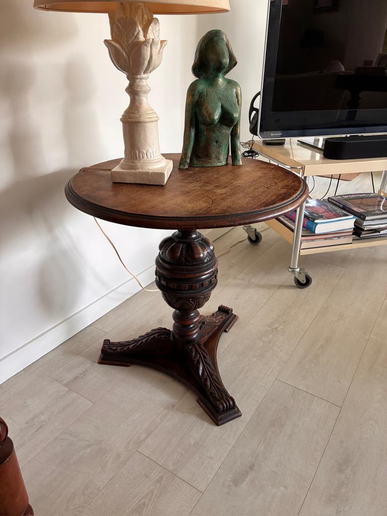 Antieken bijzettafel rond hout, Ophalen