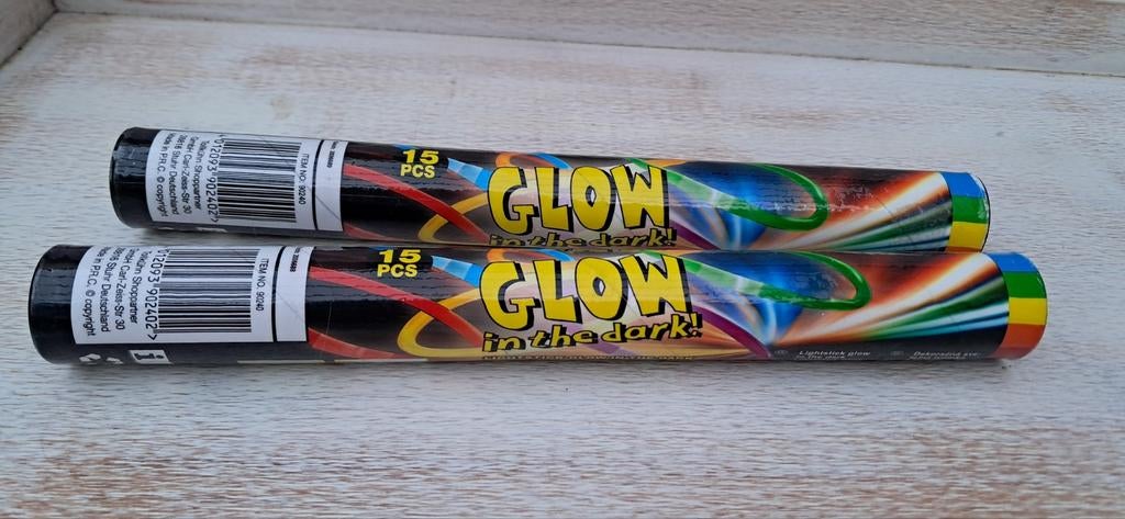 Glow in the dark sticks - 2x15 stuks, Ophalen of Verzenden, Nieuw, Feestartikel, Overige