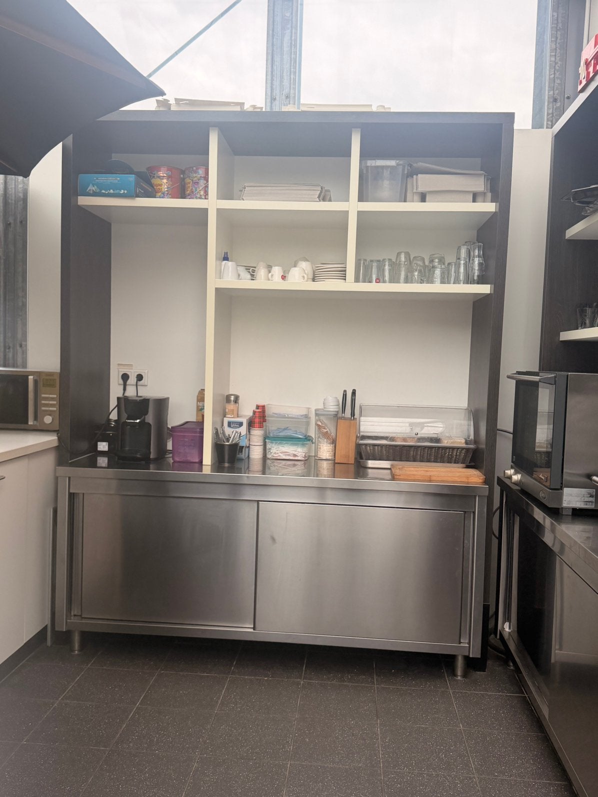 RVS werkbanken met maatwerk kasten., Ophalen, Gebruikt, Kats van hout, X