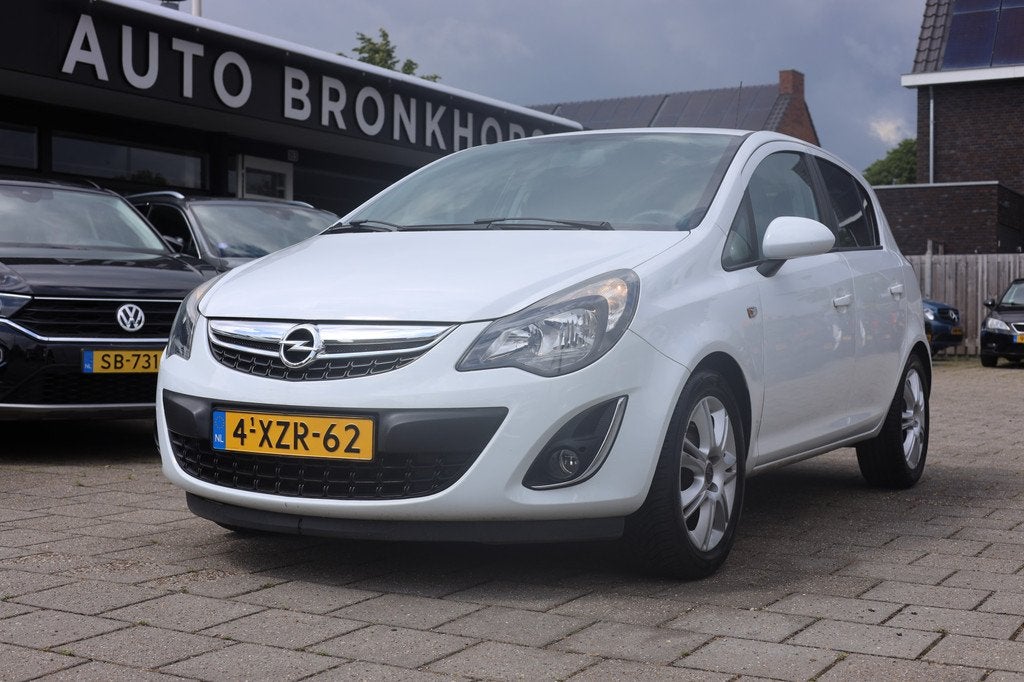 Opel Corsa 1.2-16V BLITZ | AIRCO | CRUISE | NAVIGATIE, Auto's, Voorwielaandrijving, Euro 5, Gebruikt, 4 cilinders