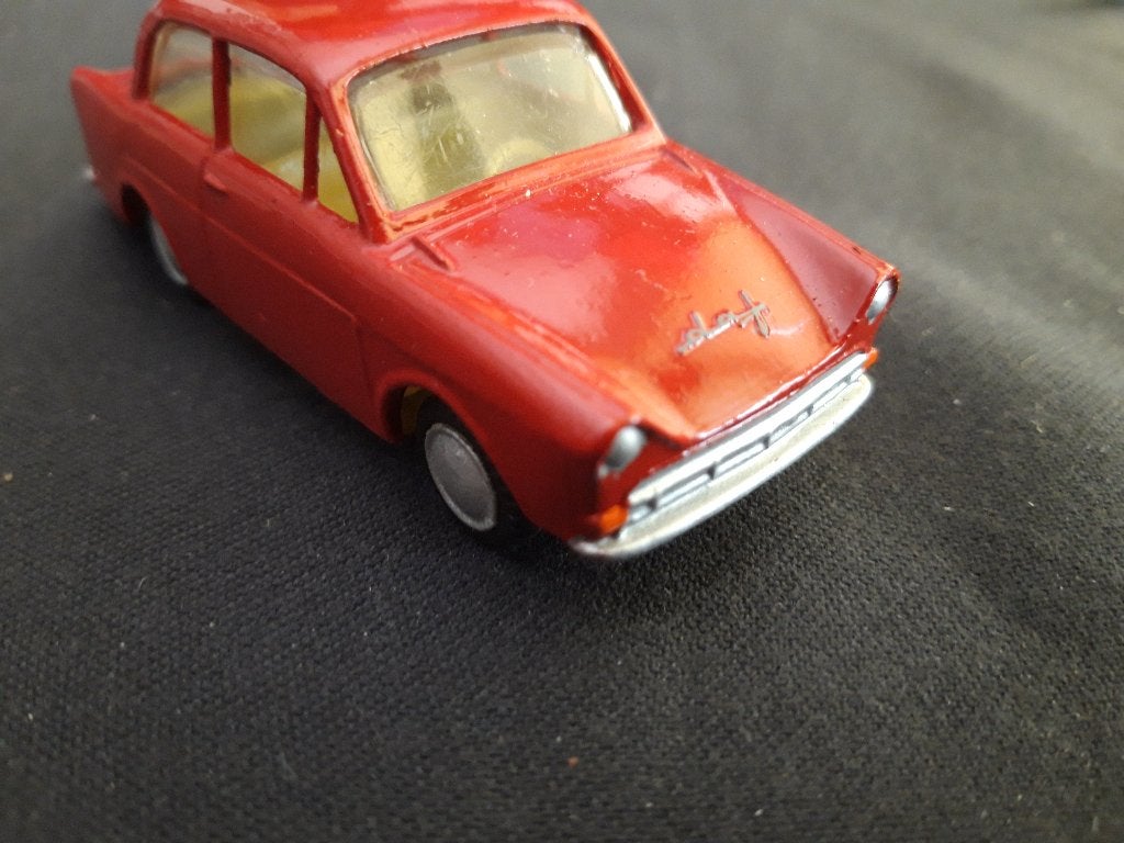 Daf Daffodil type 30 '61-'63 rood , repaint – Lion Car, Hobby en Vrije tijd, Modelauto's | 1:43, Ophalen of Verzenden, Gebruikt