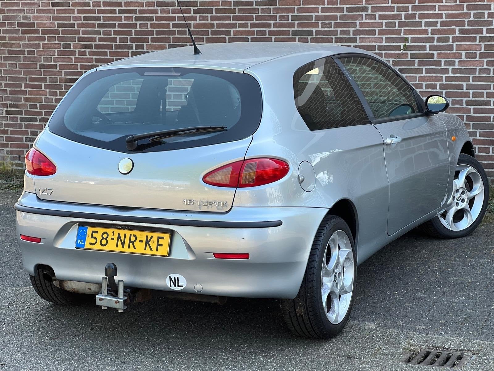 Alfa Romeo 147 1.6 | 1e Eigenaar | Slechts 74.000 km, Auto's, Alfa Romeo, Voorwielaandrijving, Stof, Zwart, 4 cilinders