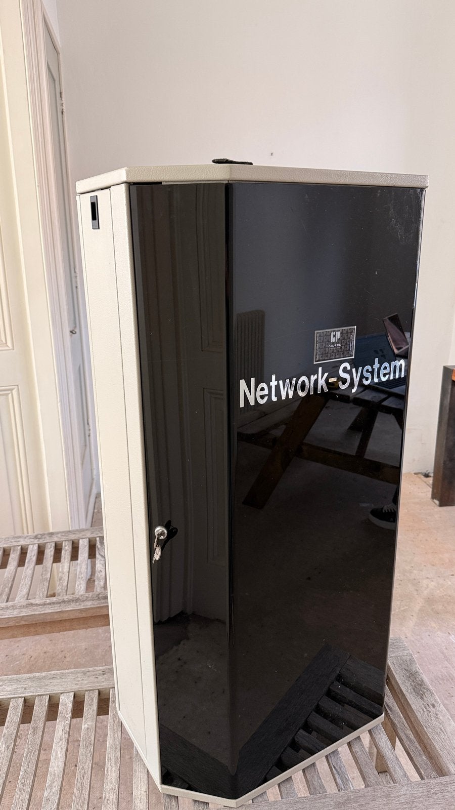 Elgadphon Network-System Serverkast - Gebruikt, Ophalen, Gebruikt
