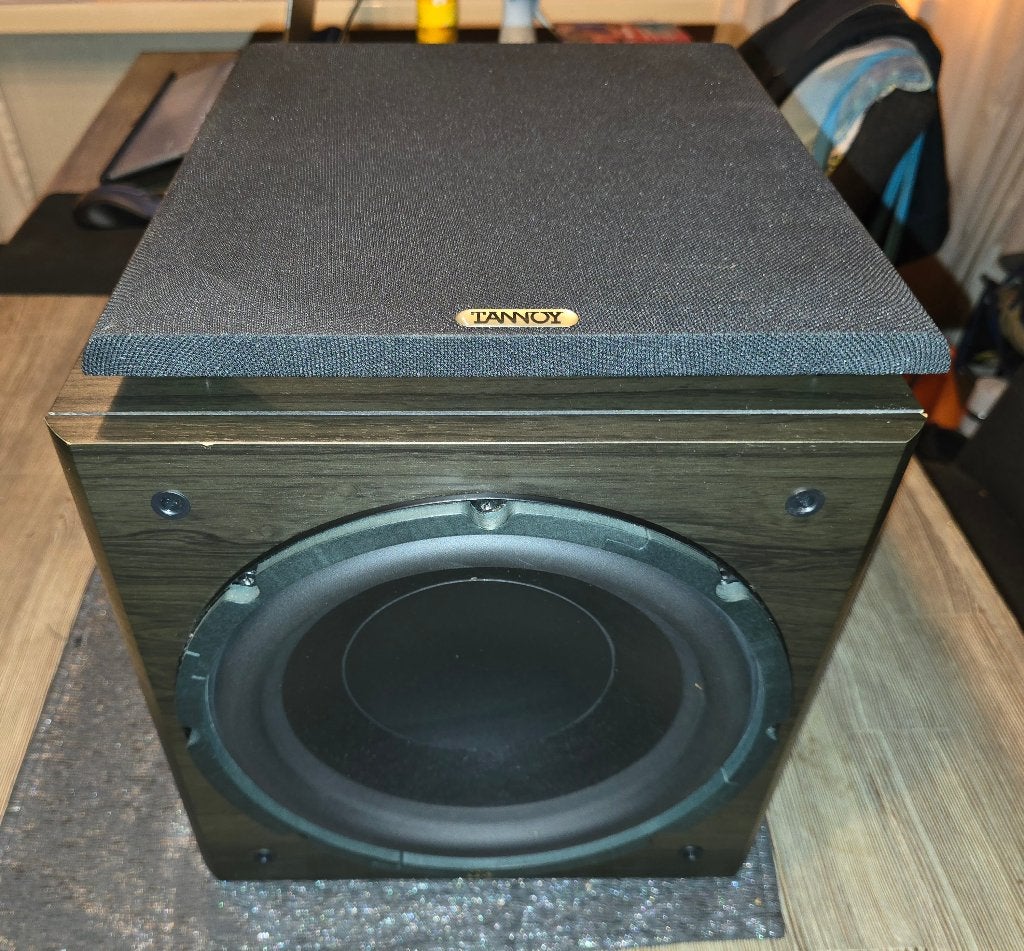 Tannoy mX-SUB 10 actieve subwoofer in zeer mooie staat., Gebruikt, Subwoofer, 60 tot 120 watt, AUX-ingang