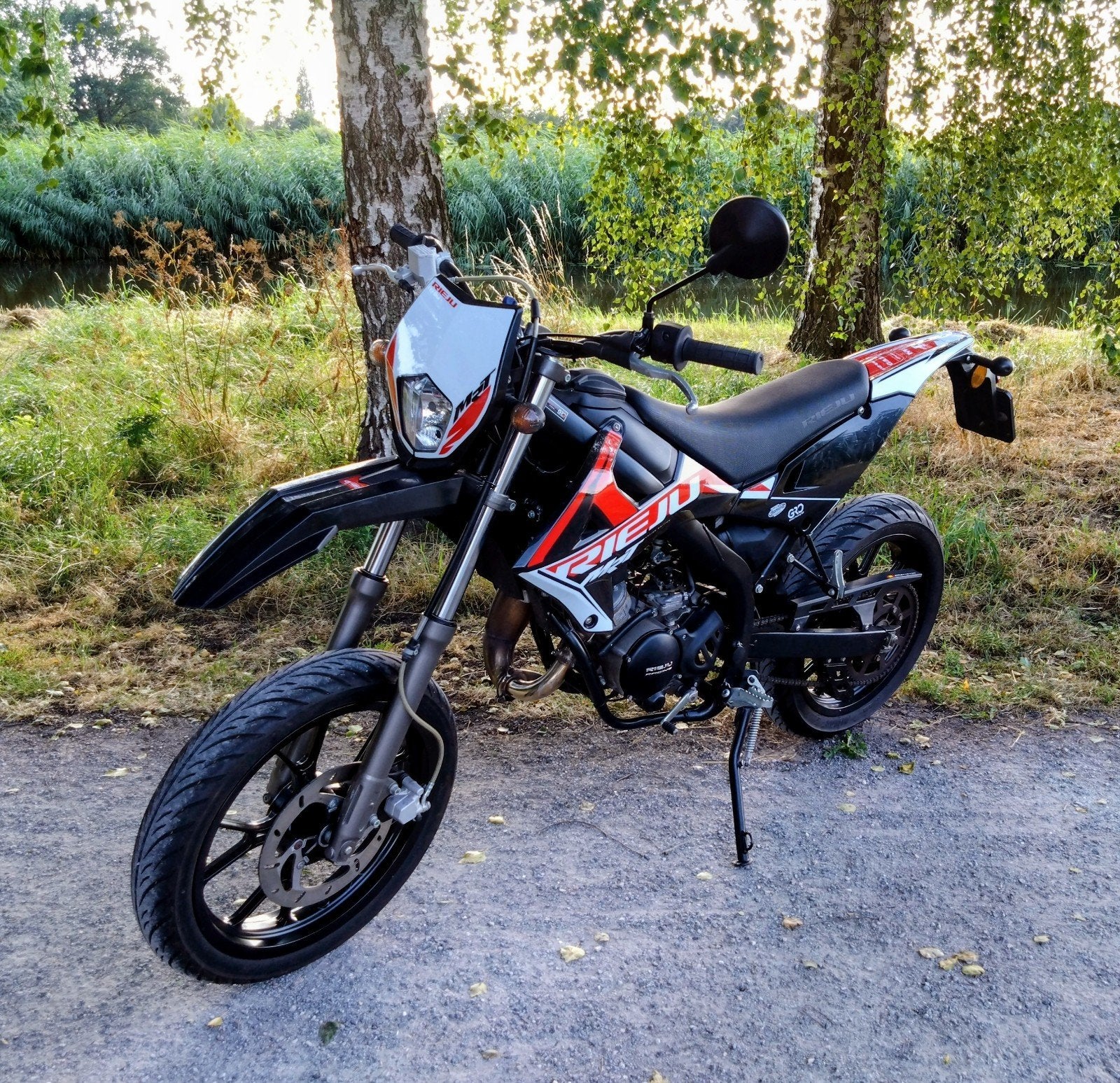 Rieju Mrt 50 SM 2022 Slechts 1475km !!, Ophalen, Maximaal 45 km/u, 49 cc, Zo goed als nieuw