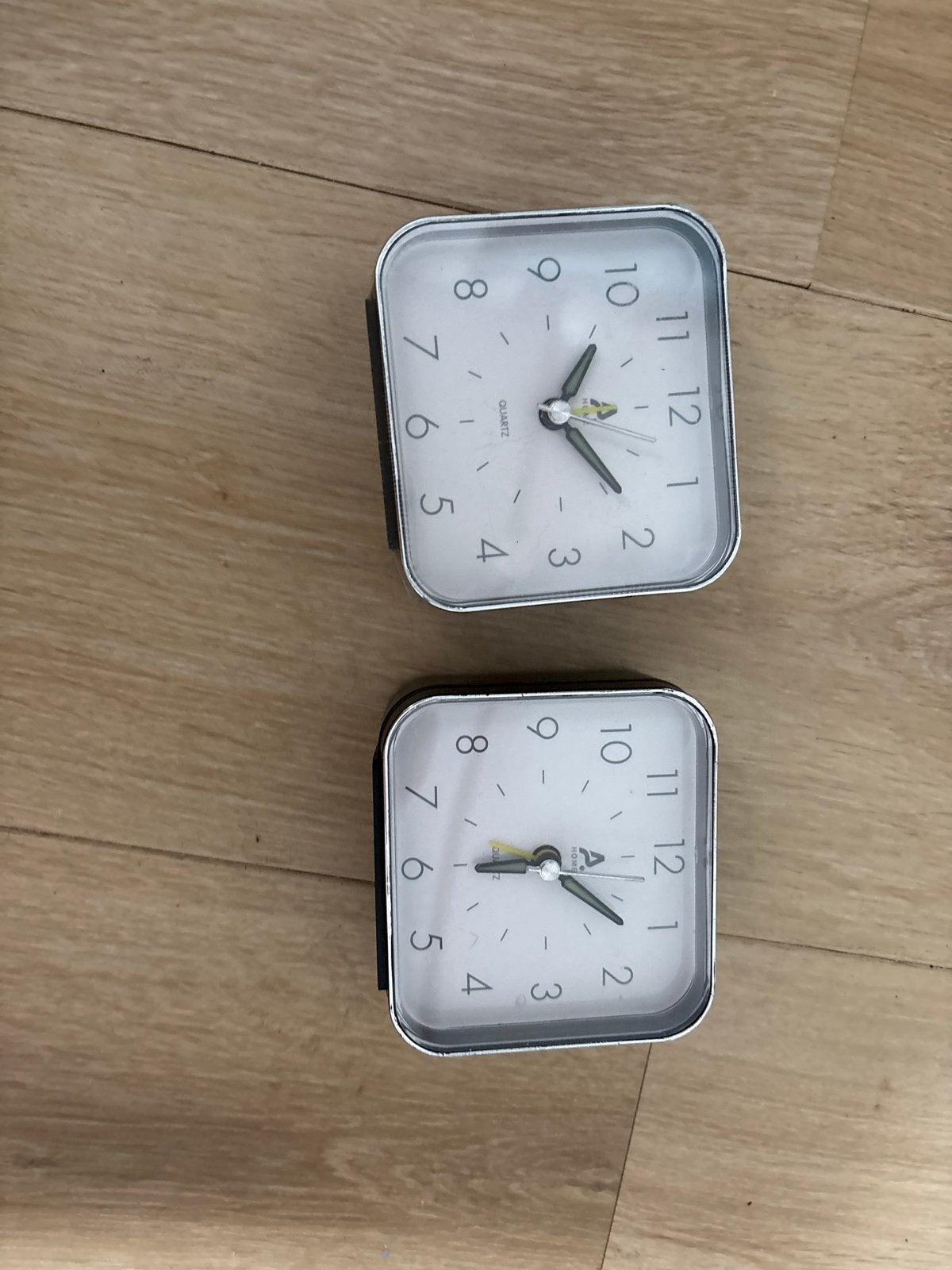 2 Klokken - Wekkers, Ophalen