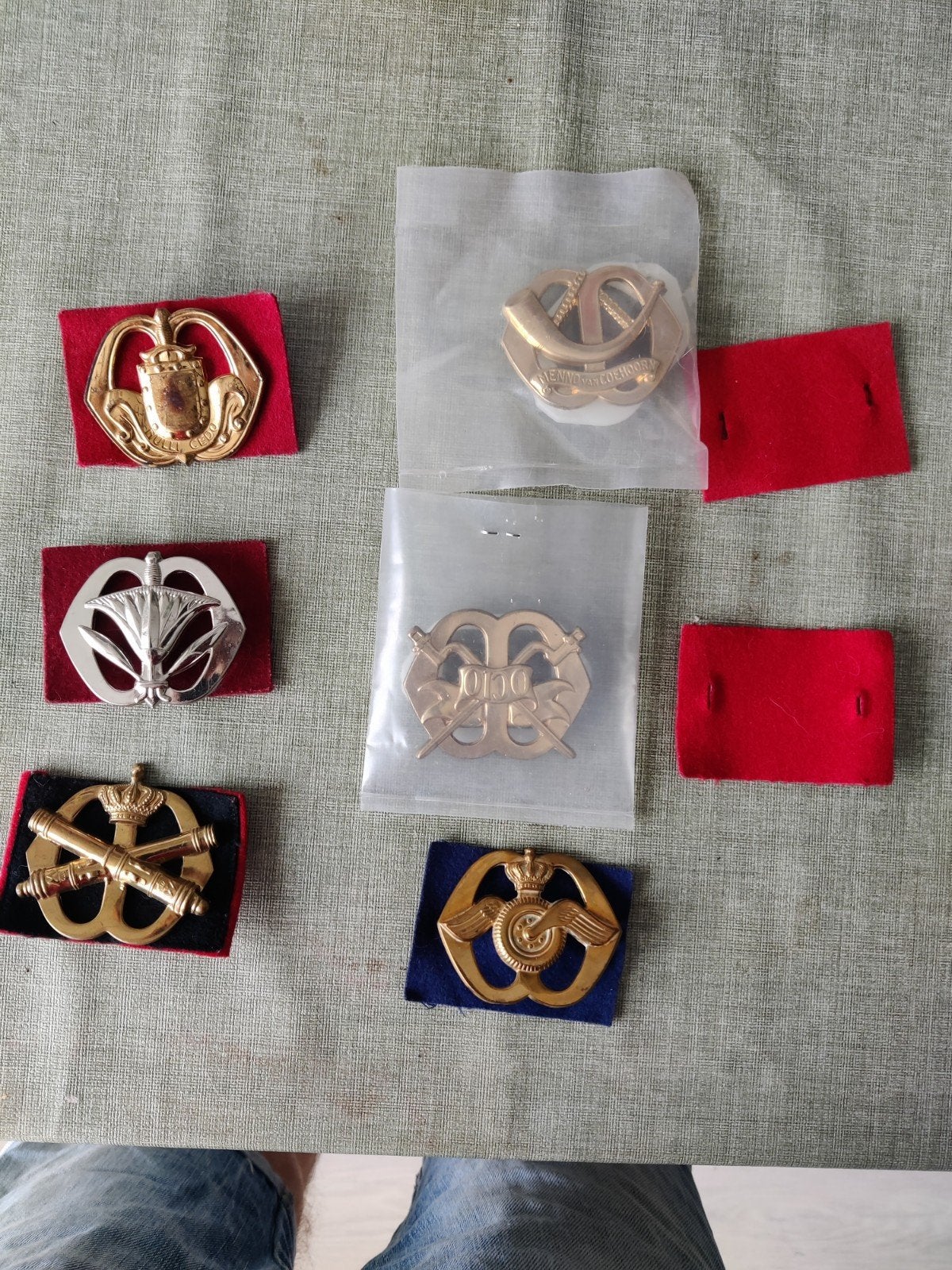 6 baret emblemen, Verzamelen, Ophalen of Verzenden, Landmacht, Nederland, Embleem of Badge