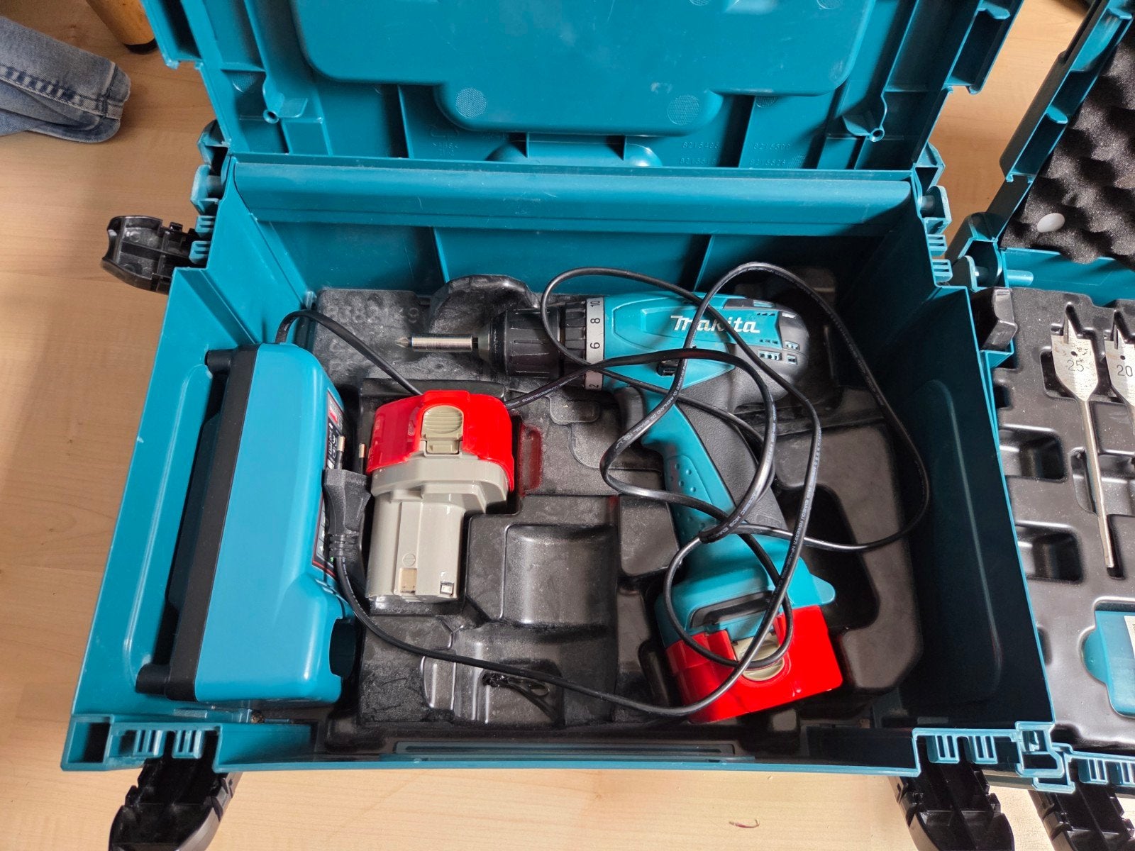 Makita schroef- en boormachine 6271-D, Doe-het-zelf en Verbouw, Gereedschap | Boormachines, Ophalen, Gebruikt, Boormachine