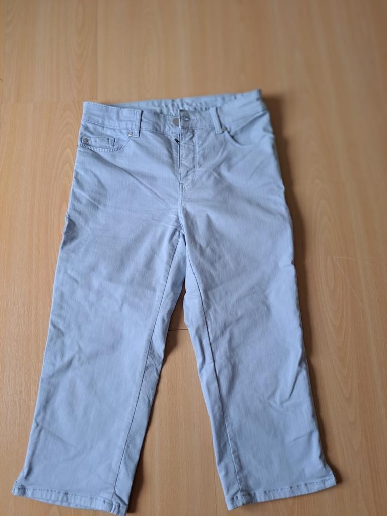 Lichtblauwe driekwart broek, Maat 38/40 (M), Blauw, Ophalen of Verzenden, Driekwart