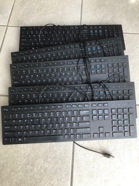 Toetsenborden Dell   Model 03Y1D8, Computers en Software, Toetsenborden, Gebruikt, Ophalen of Verzenden, Dell, Qwerty