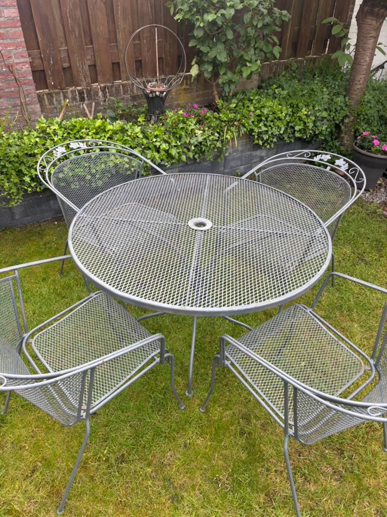 Vintage metalen tuinset – tafel + 4 stoelen + kussens, Tuin en Terras, Tuinsets en Loungesets, Ophalen, Zo goed als nieuw, Tuinset