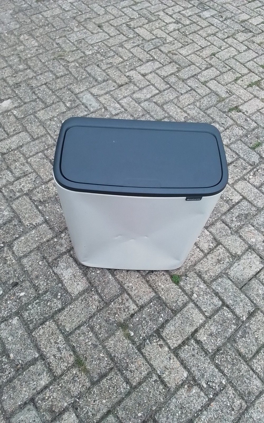Prullenbak met deuken, Ophalen, Gebruikt, Onbekend, 40 liter of meer